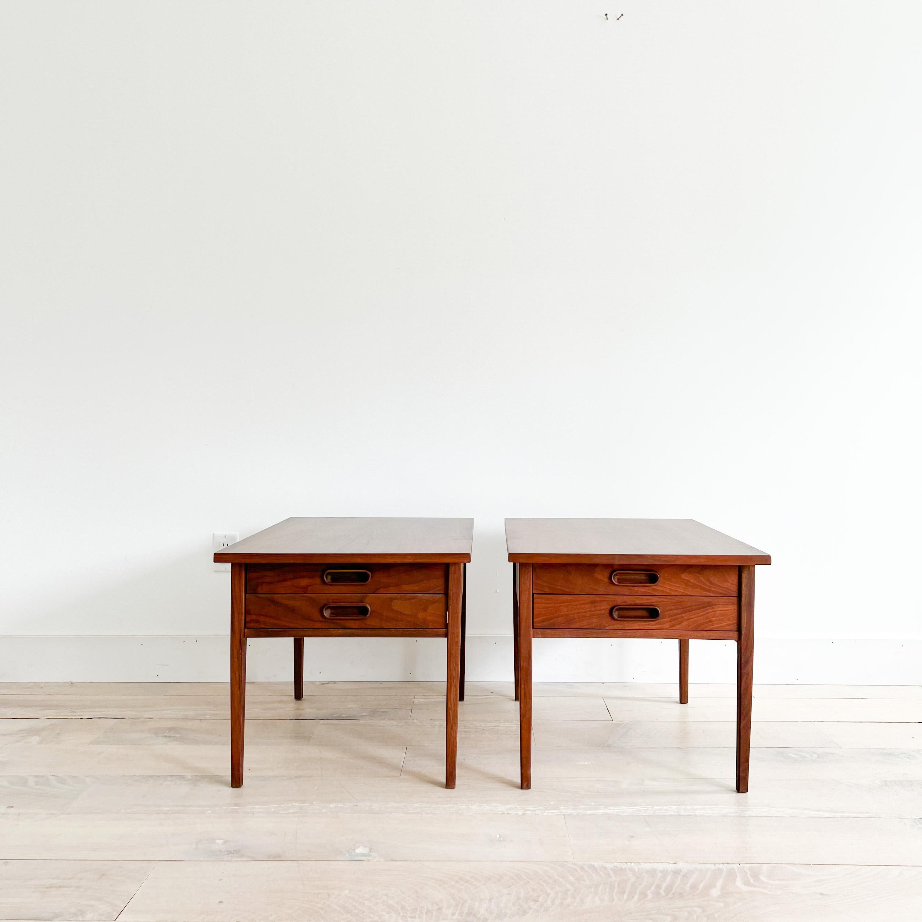 Pair of Mid Century Modern Jack Cartwright End Tables In Good Condition In Asheville, NC