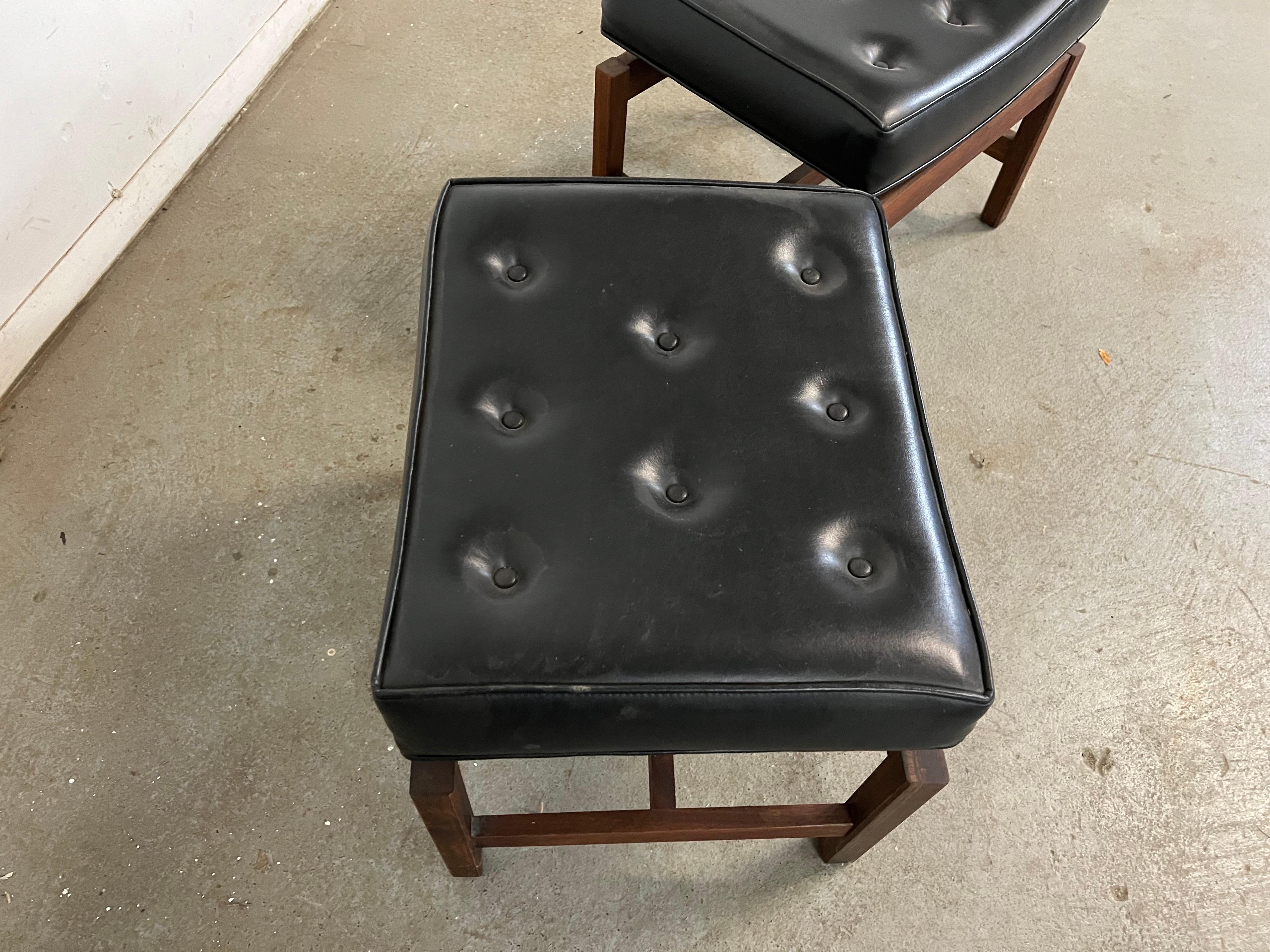 Pair of Mid Century  Modern Jens Risom Floating Top Walnut Stools/Ottomans In Good Condition For Sale In Wilmington, DE