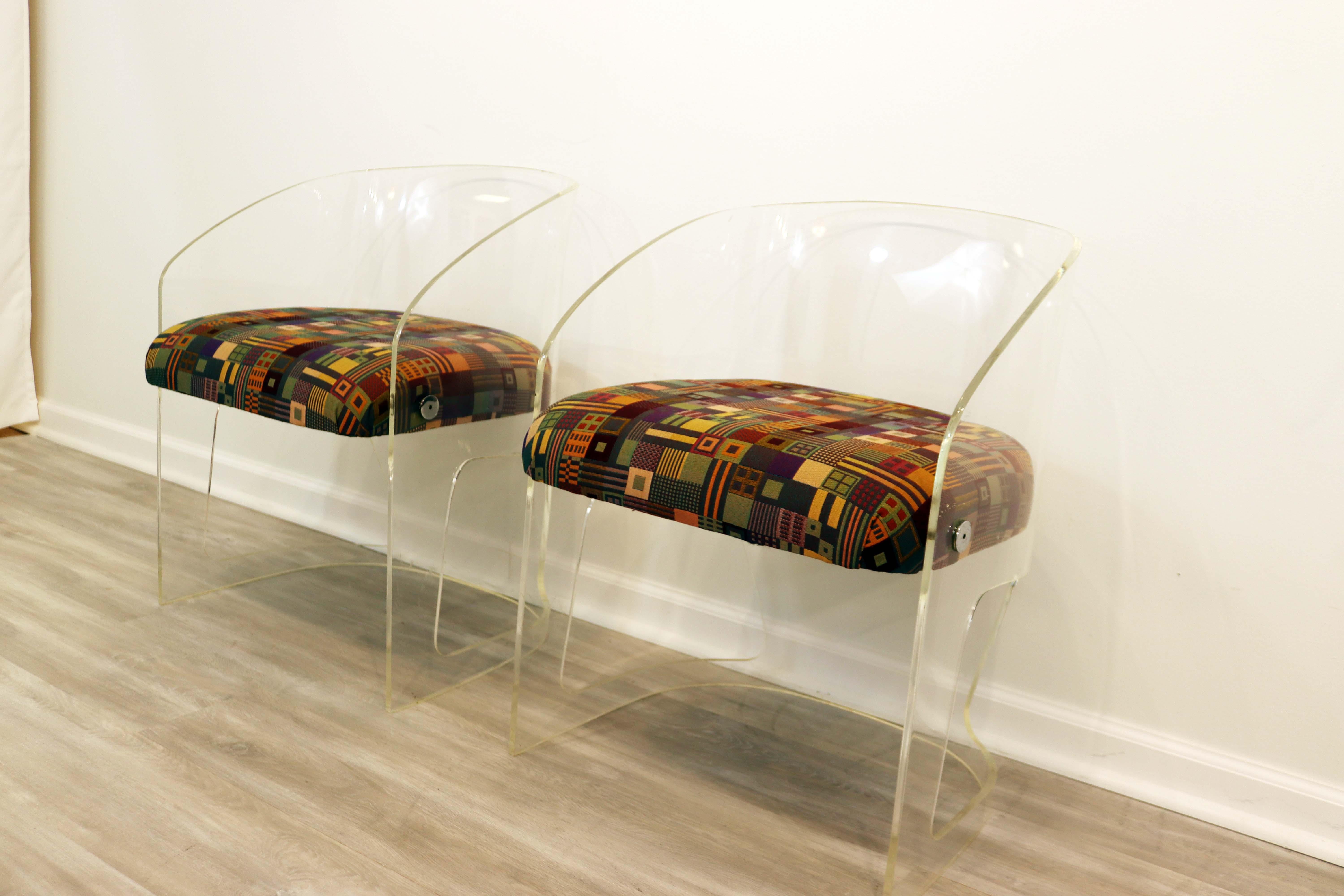 Pair of Mid-Century Modern Kagan Barrel Back Lucite Armchairs In Good Condition In Keego Harbor, MI