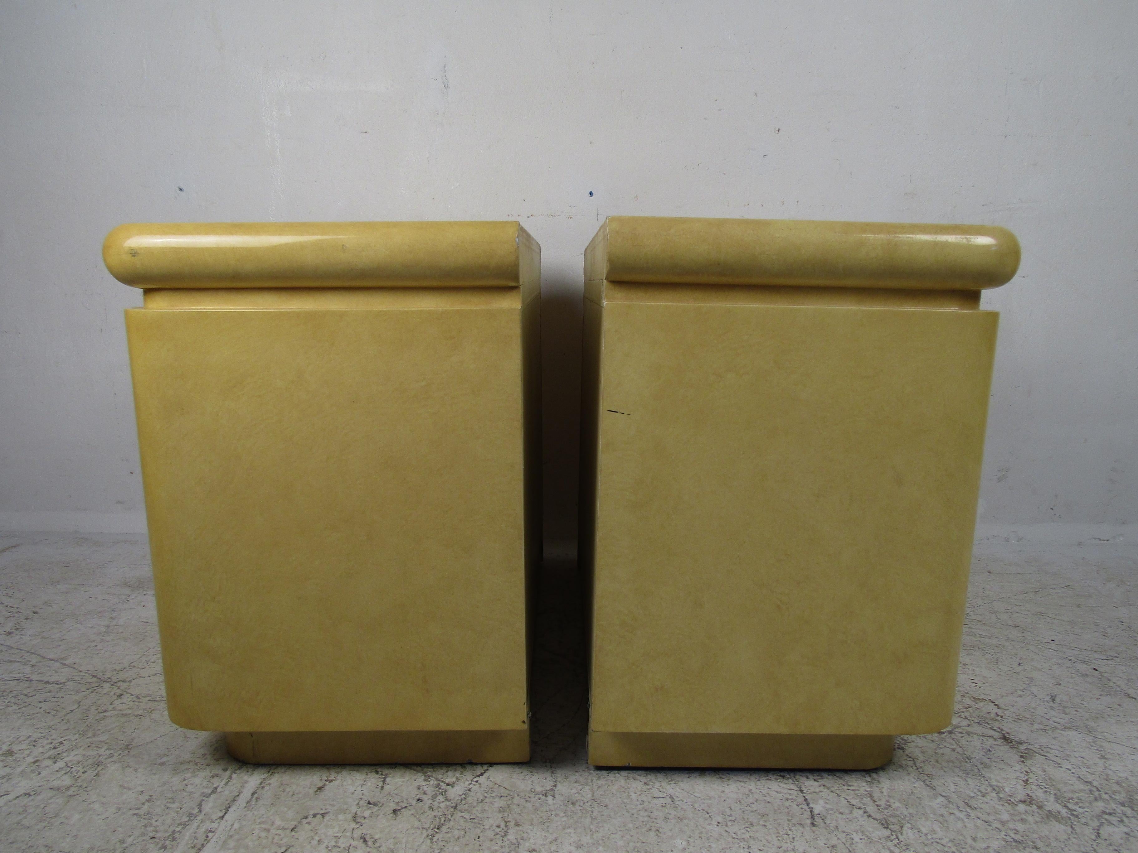 Pair of Mid-Century Modern Karl Springer Style Lacquered Goatskin Chests In Good Condition For Sale In Brooklyn, NY