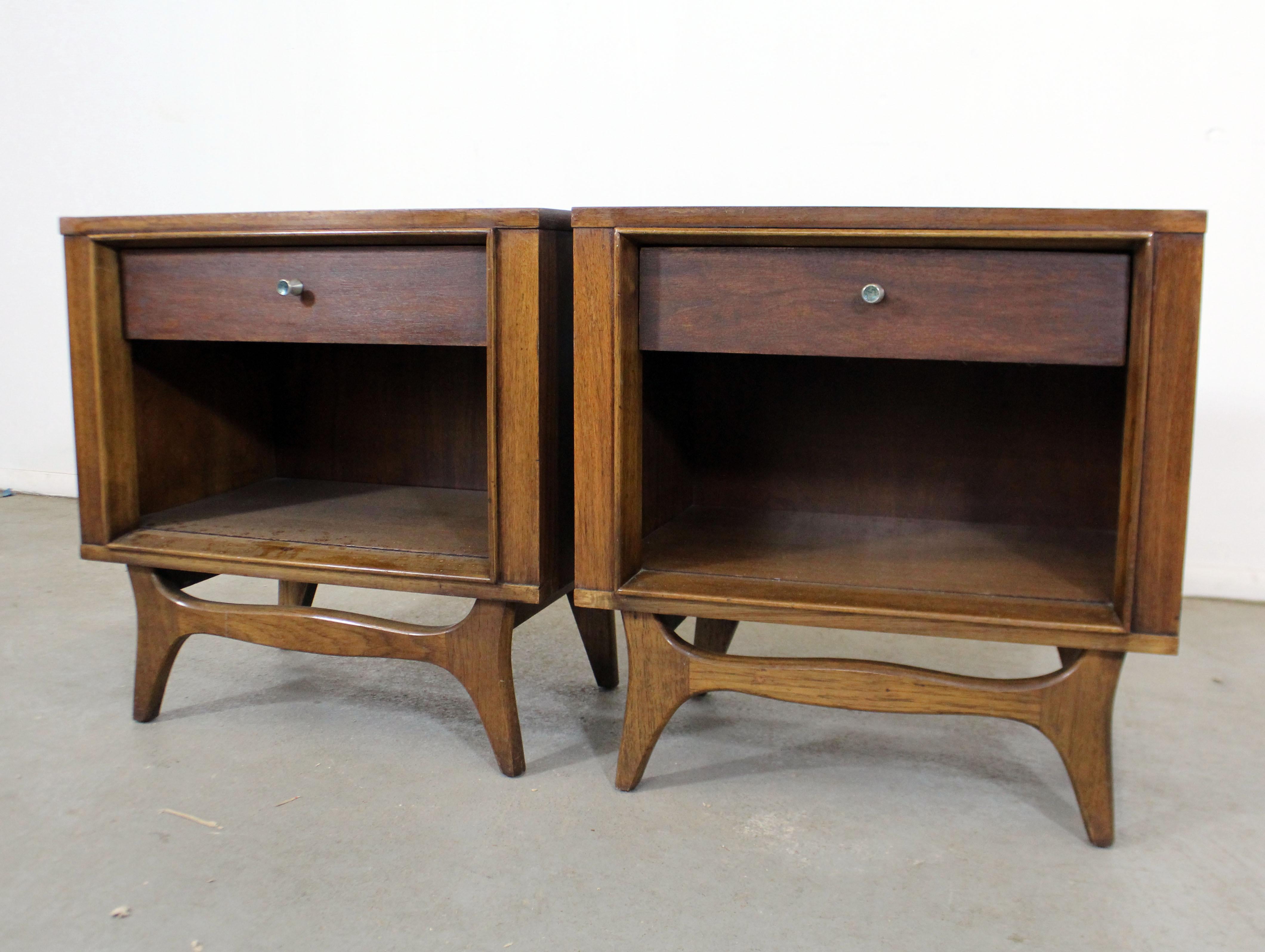 American Pair of Mid-Century Modern Kent Coffey Insignia Walnut Nightstands