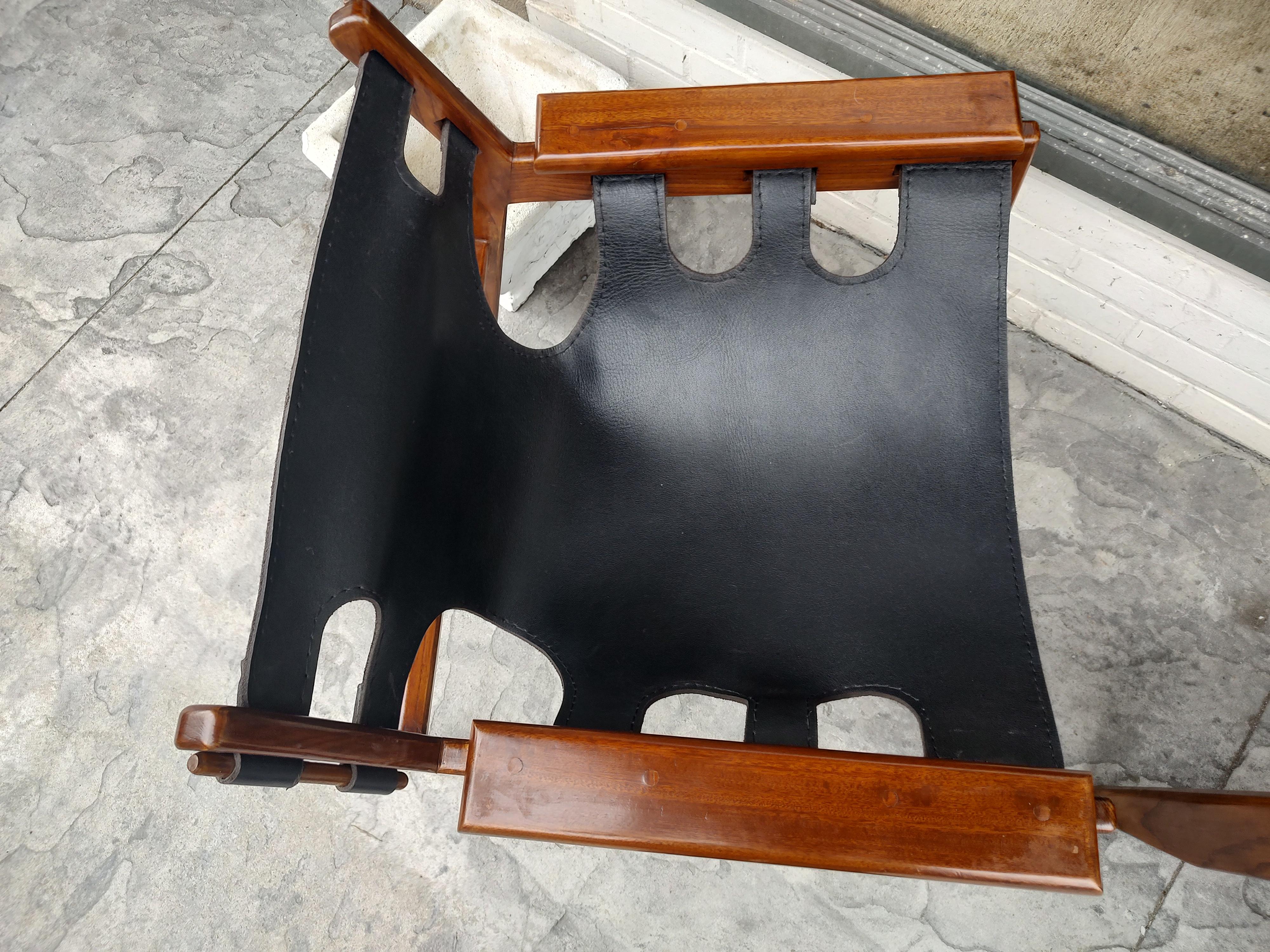 Fabulous and very elegant pair of lounge chairs by Sergio Rodrigues. The Killin Lounge chair was designed and produced in 1973. Created from Jacaranda this wood is now a protected species.
In excellent vintage condition with minimal wear.
Sold