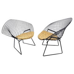 Pair of Mid-Century Modern Knoll Diamond Chairs by Harry Bertoia