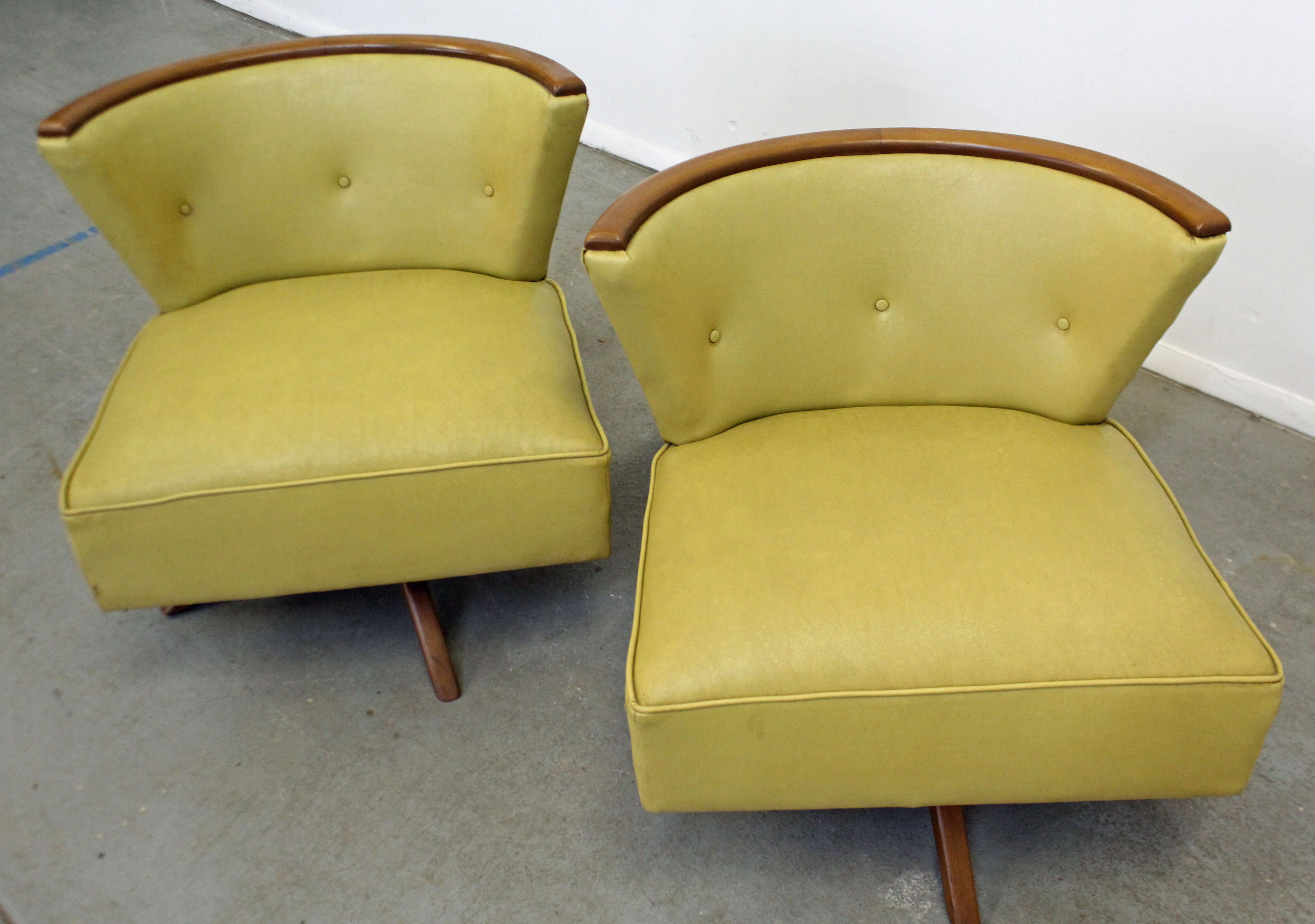 20th Century Pair of Mid-Century Modern Kroehler Smartset Design Swivel Slipper Chairs
