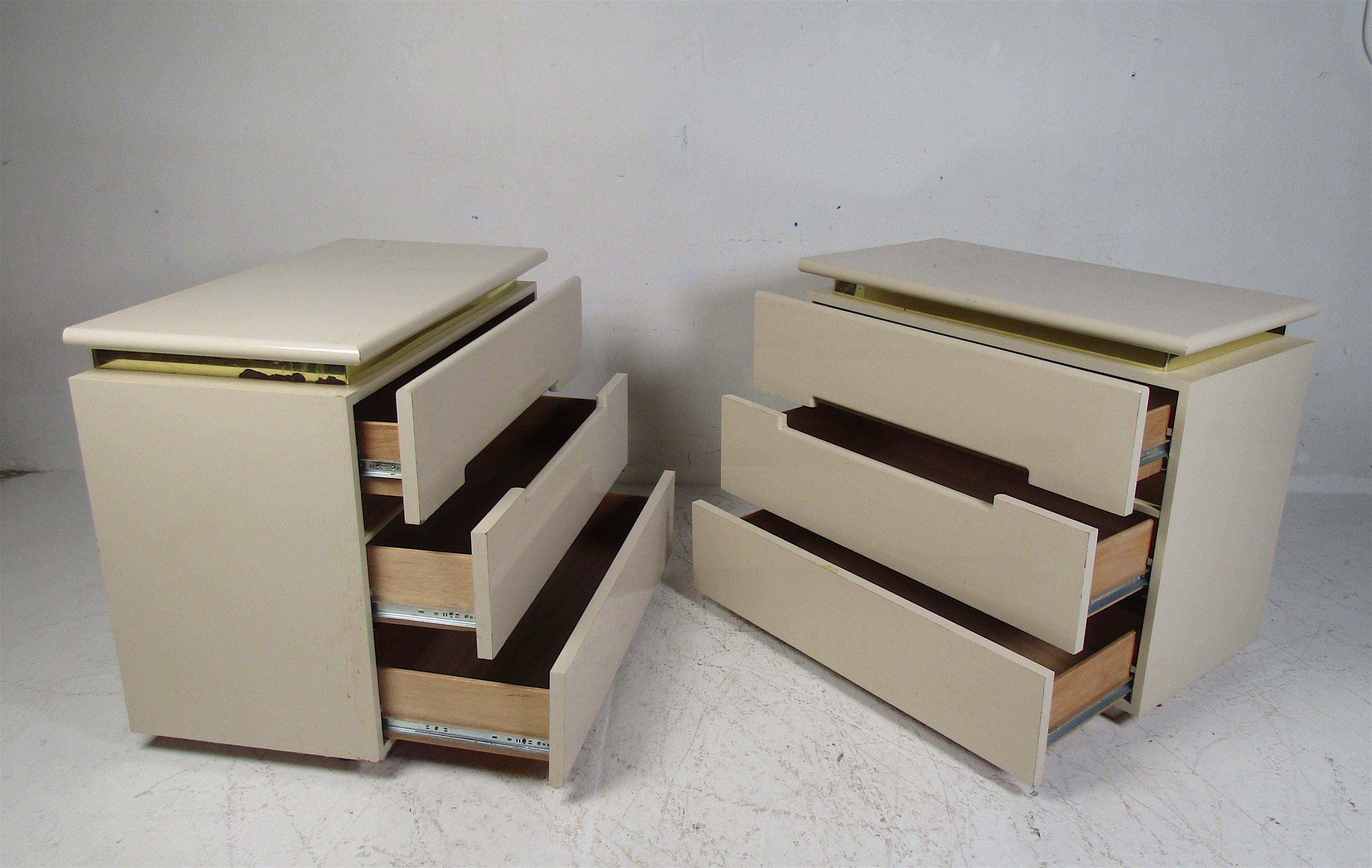 Pair of Mid-Century Modern Lacquered Chests In Good Condition In Brooklyn, NY