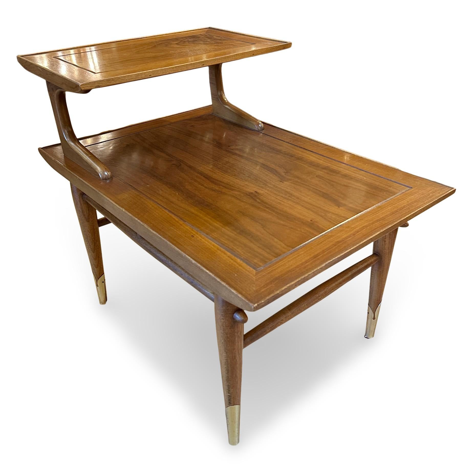Pareja de mesitas de madera de nogal Lane Altavista 