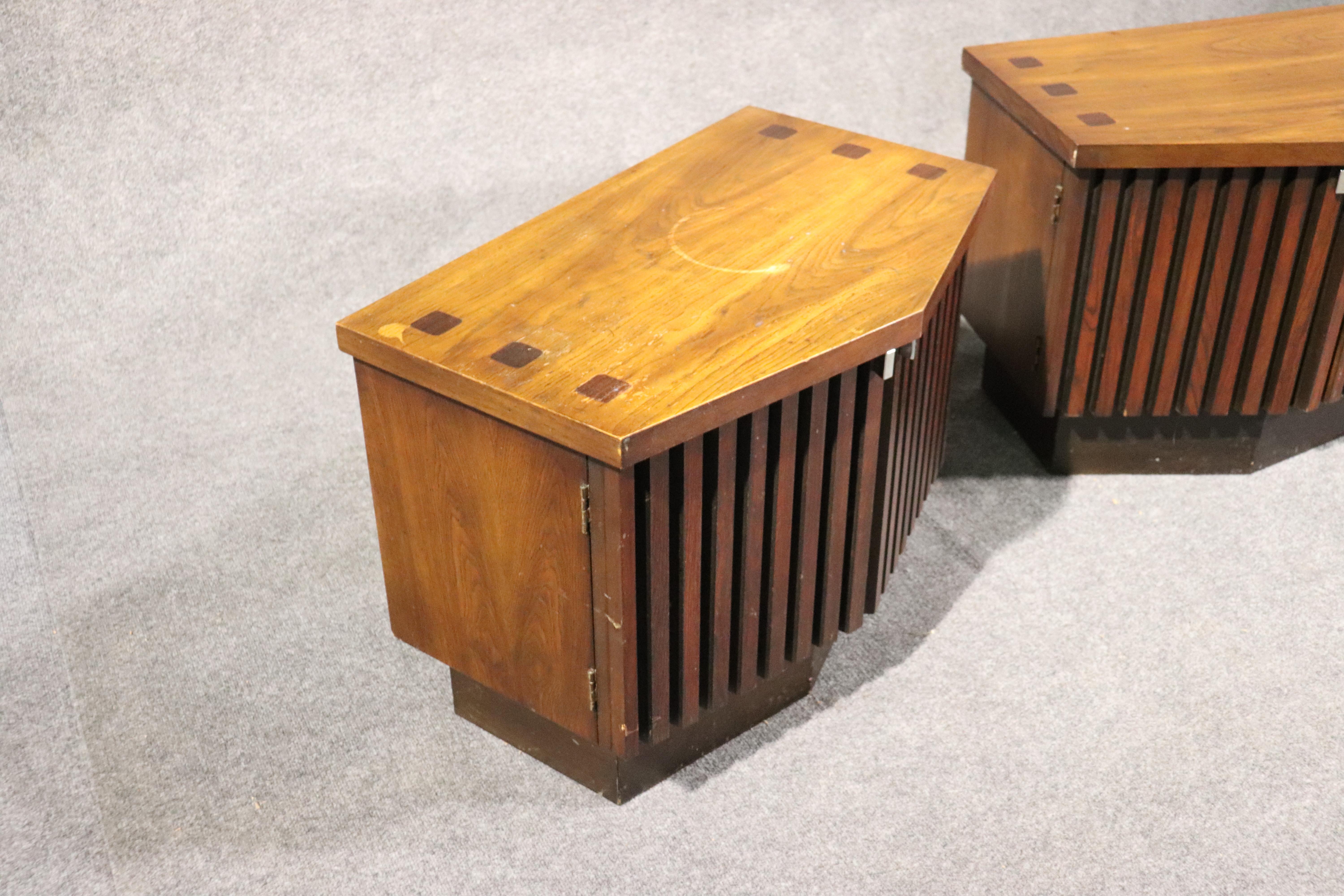 Pair of Mid-Century Modern Lane Rosewood and Walnut Nightstand Tables circa 1960 2