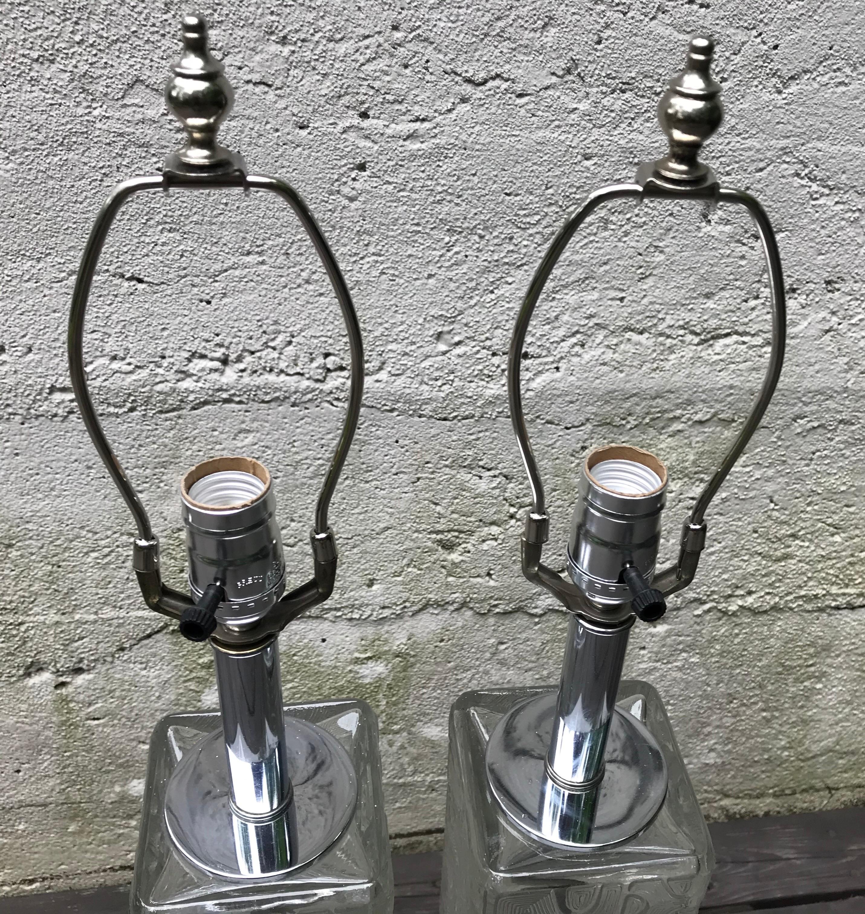 Pair of Mid-Century Modern Large Etched Clear Glass Table Lamps, 1960s For Sale 2