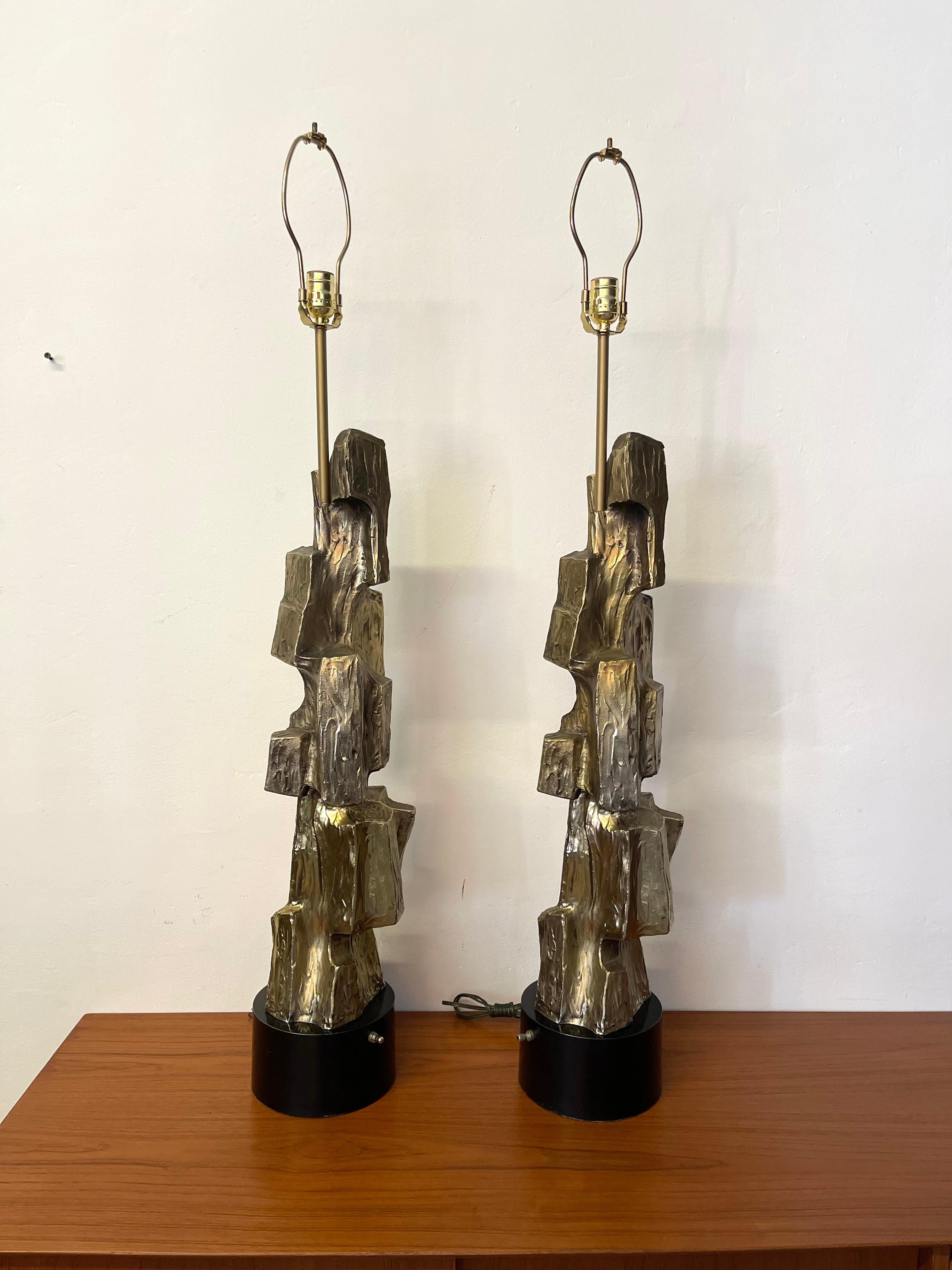 Late 20th Century Pair of Mid-Century Modern Laurel Brutalist Lamps For Sale