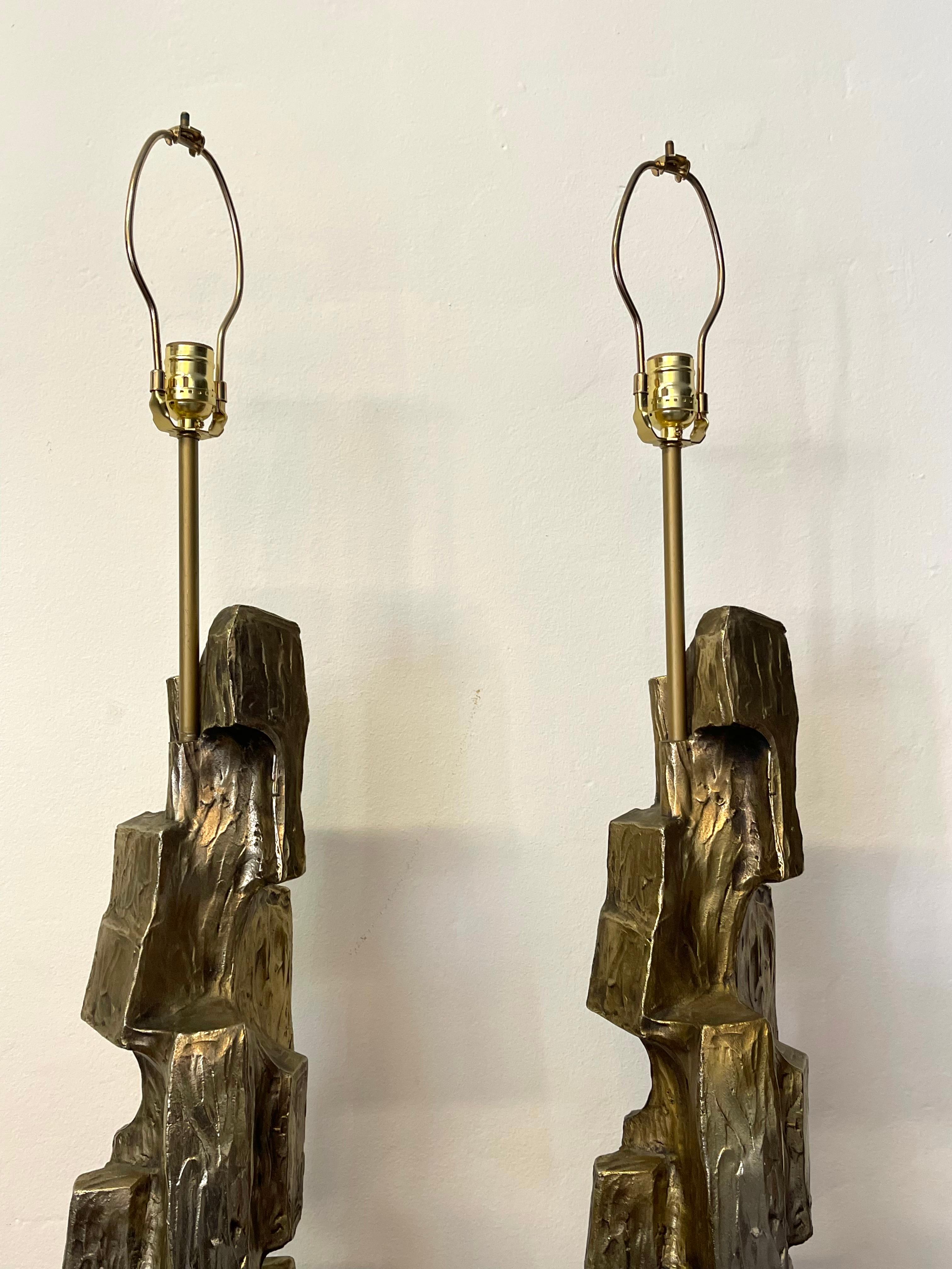 Metal Pair of Mid-Century Modern Laurel Brutalist Lamps For Sale