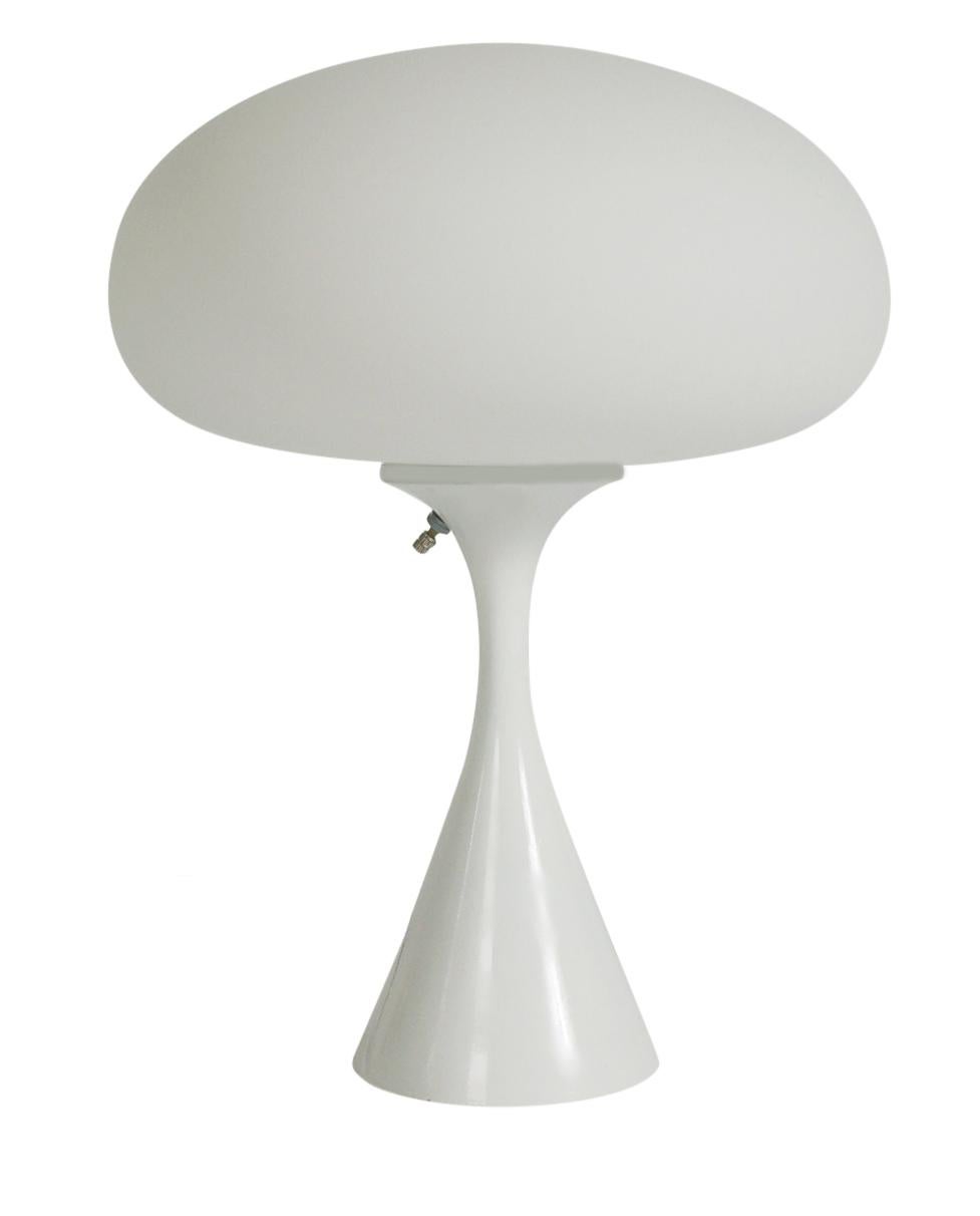 Pair of Mid-Century Modern Laurel Mushroom Table Lamps in White 1