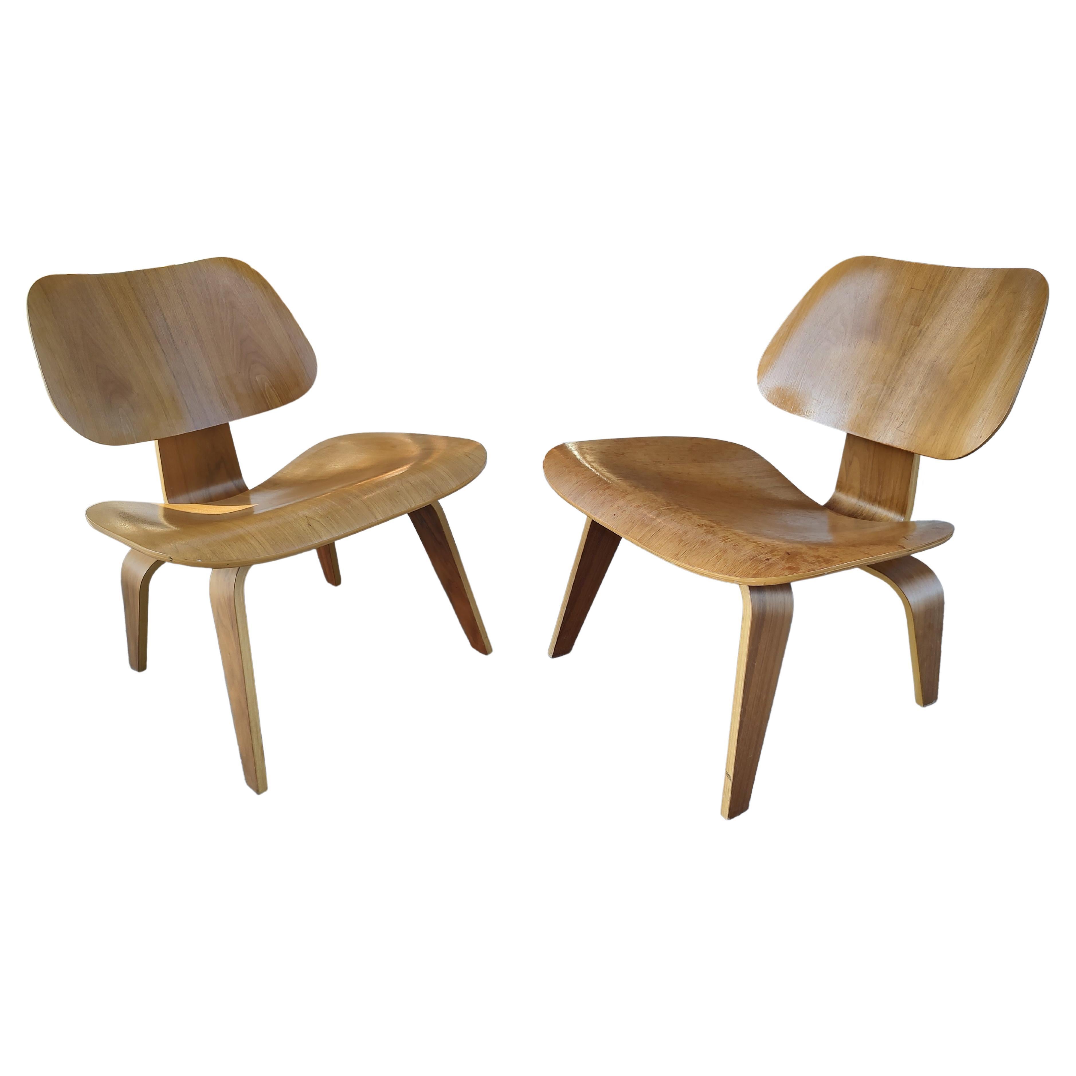 Pair of Mid Century Modern LCW Lounge Chairs by Eames for Herman Miller