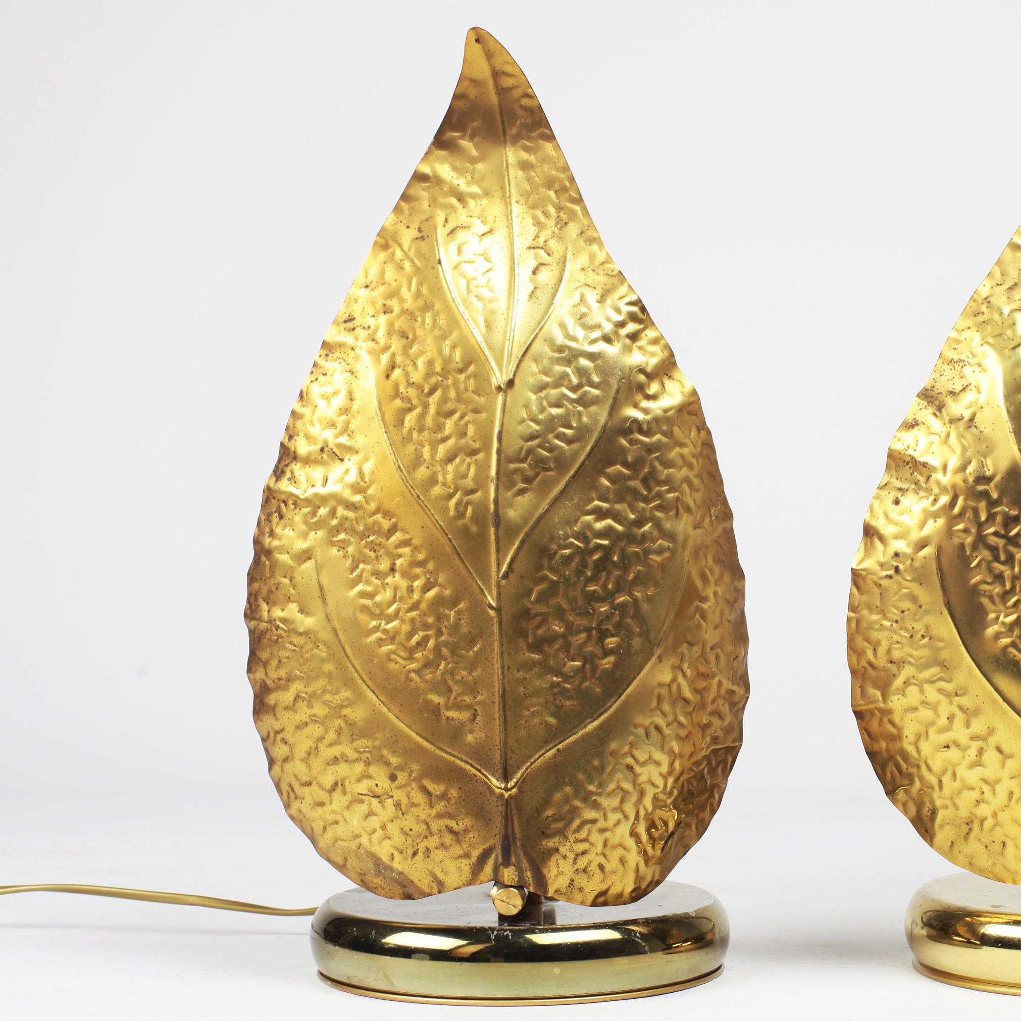 Pair of Mid-Century Modern Leaf-shaped Brass Table Lamps, Italy, 1970s 4