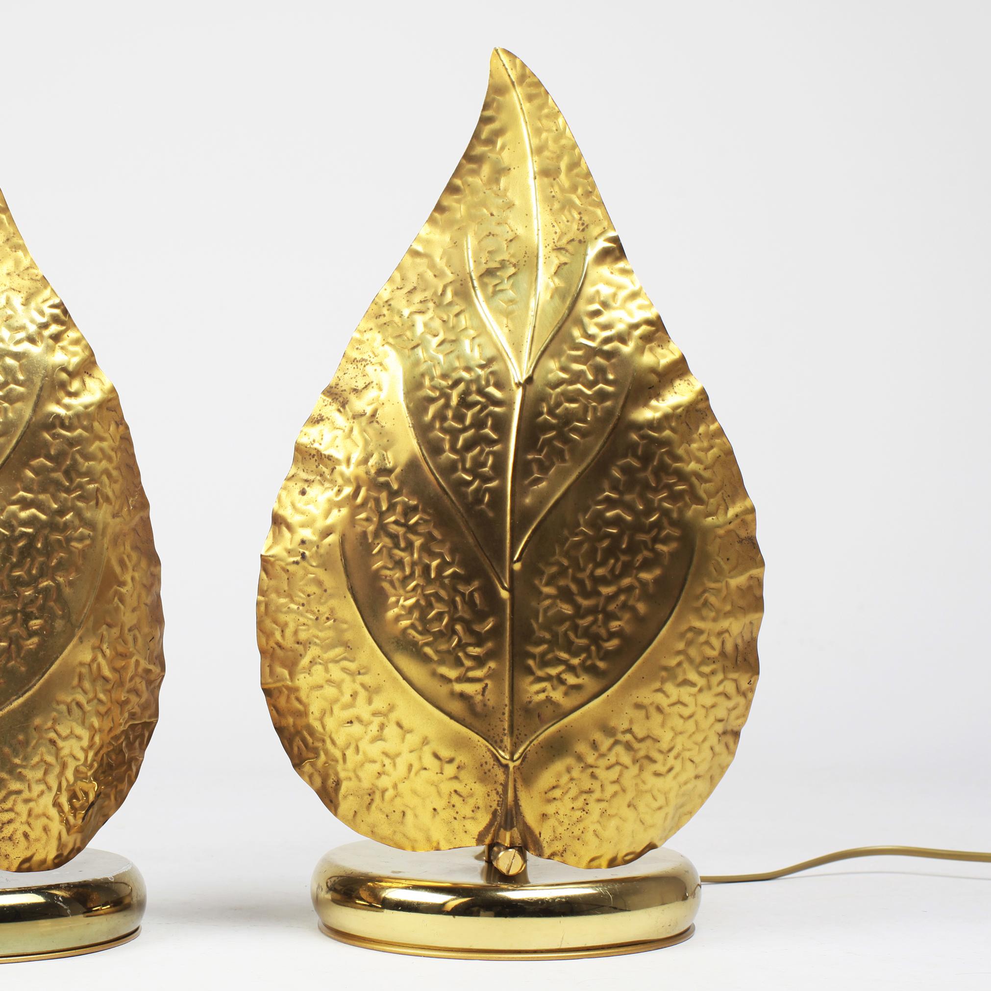 Pair of Mid-Century Modern Leaf-shaped Brass Table Lamps, Italy, 1970s 5