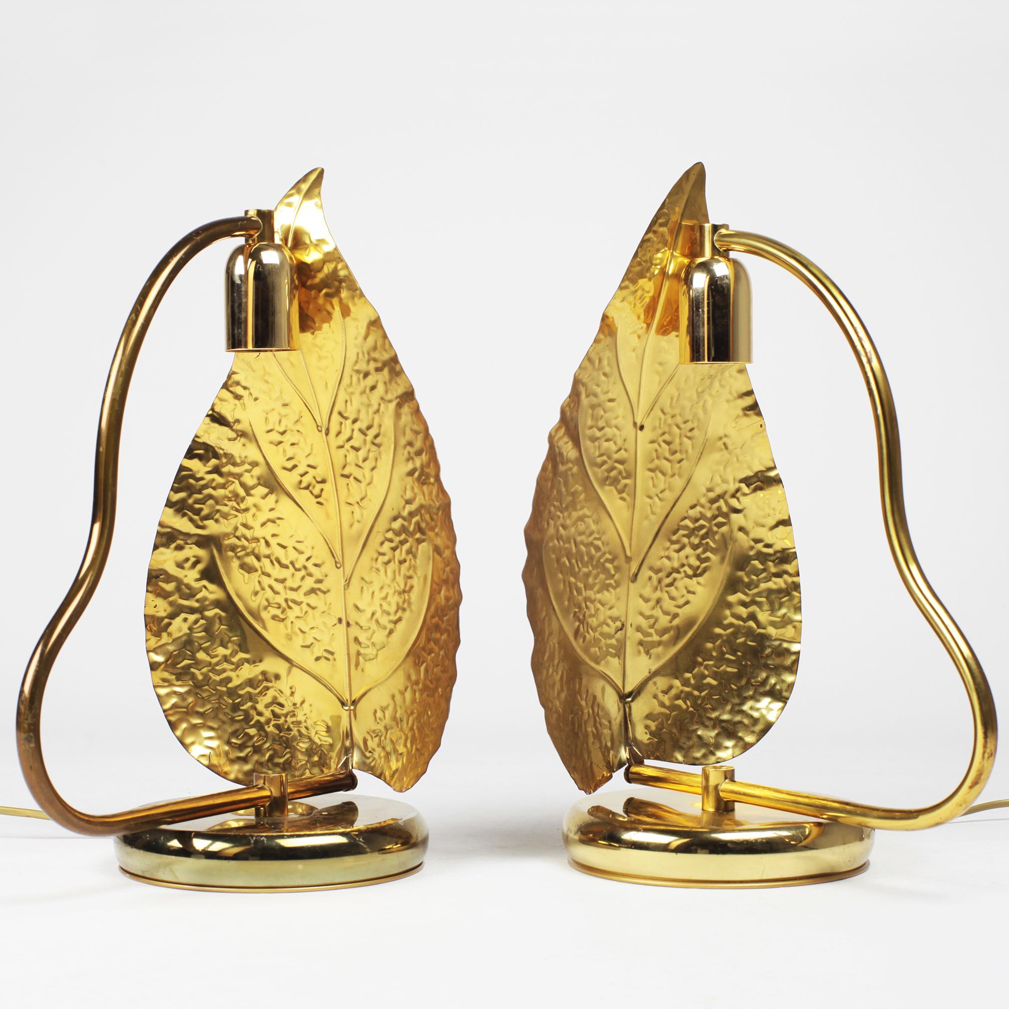 Italian Pair of Mid-Century Modern Leaf-shaped Brass Table Lamps, Italy, 1970s