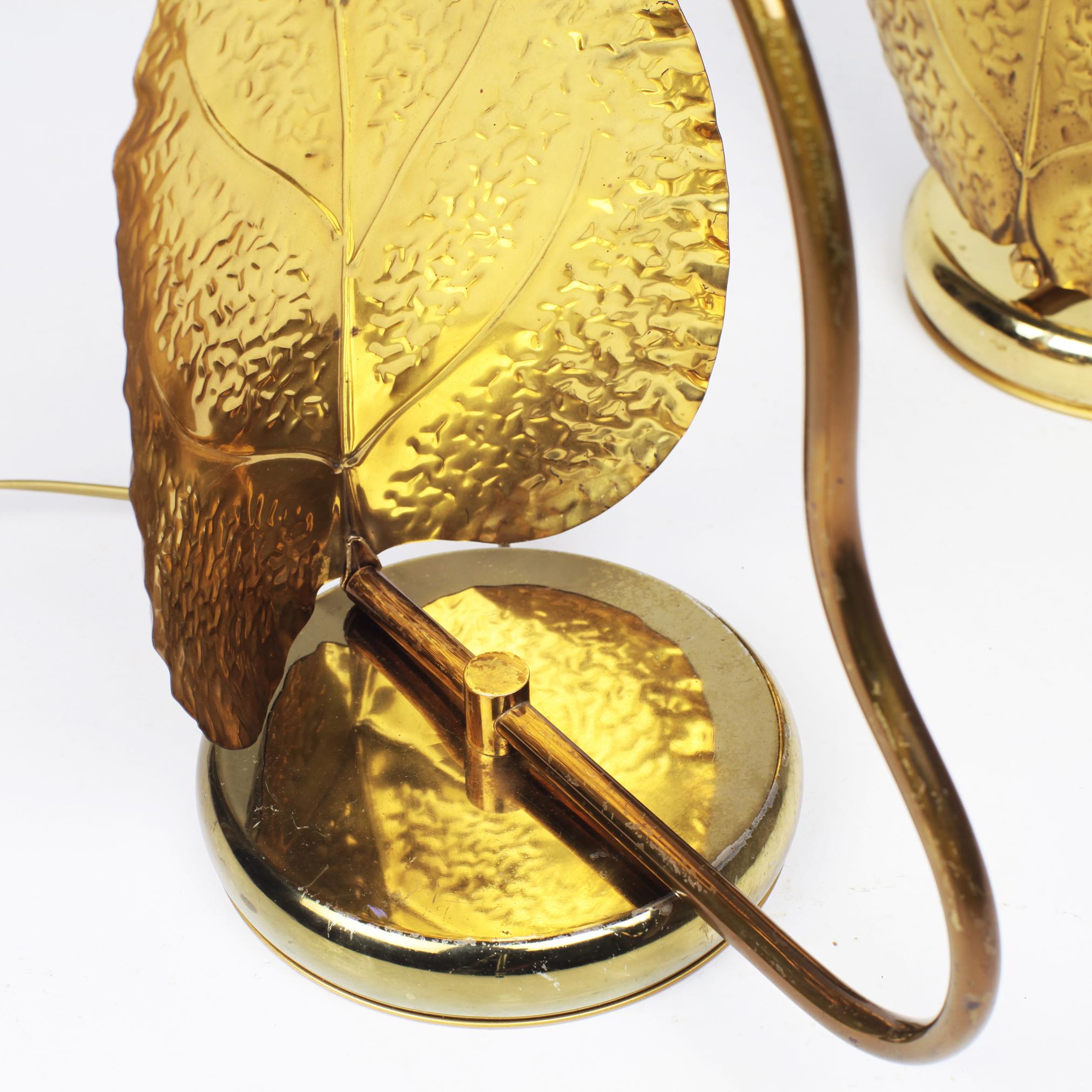 Pair of Mid-Century Modern Leaf-shaped Brass Table Lamps, Italy, 1970s 3