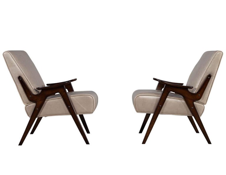 Pair of MidCentury Modern Leather Arm Chairs For Sale at 1stDibs