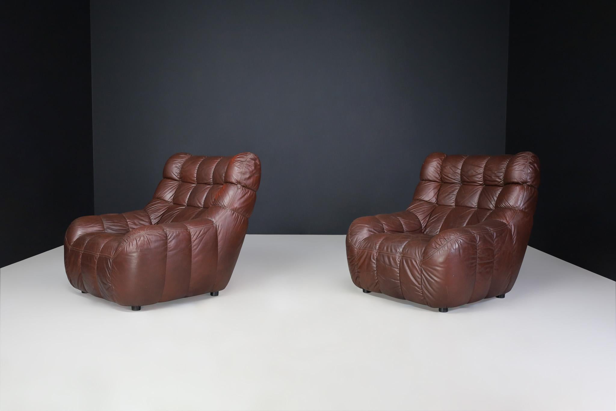 Paar moderne Leder-Loungesessel aus der Mitte des Jahrhunderts, Frankreich, 1970er Jahre (Moderne der Mitte des Jahrhunderts) im Angebot
