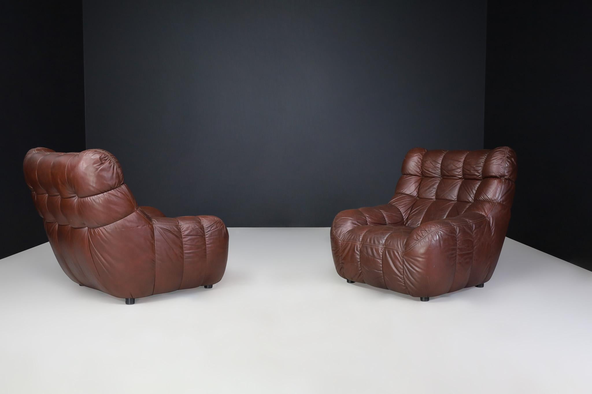 Paar moderne Leder-Loungesessel aus der Mitte des Jahrhunderts, Frankreich, 1970er Jahre im Zustand „Gut“ im Angebot in Almelo, NL