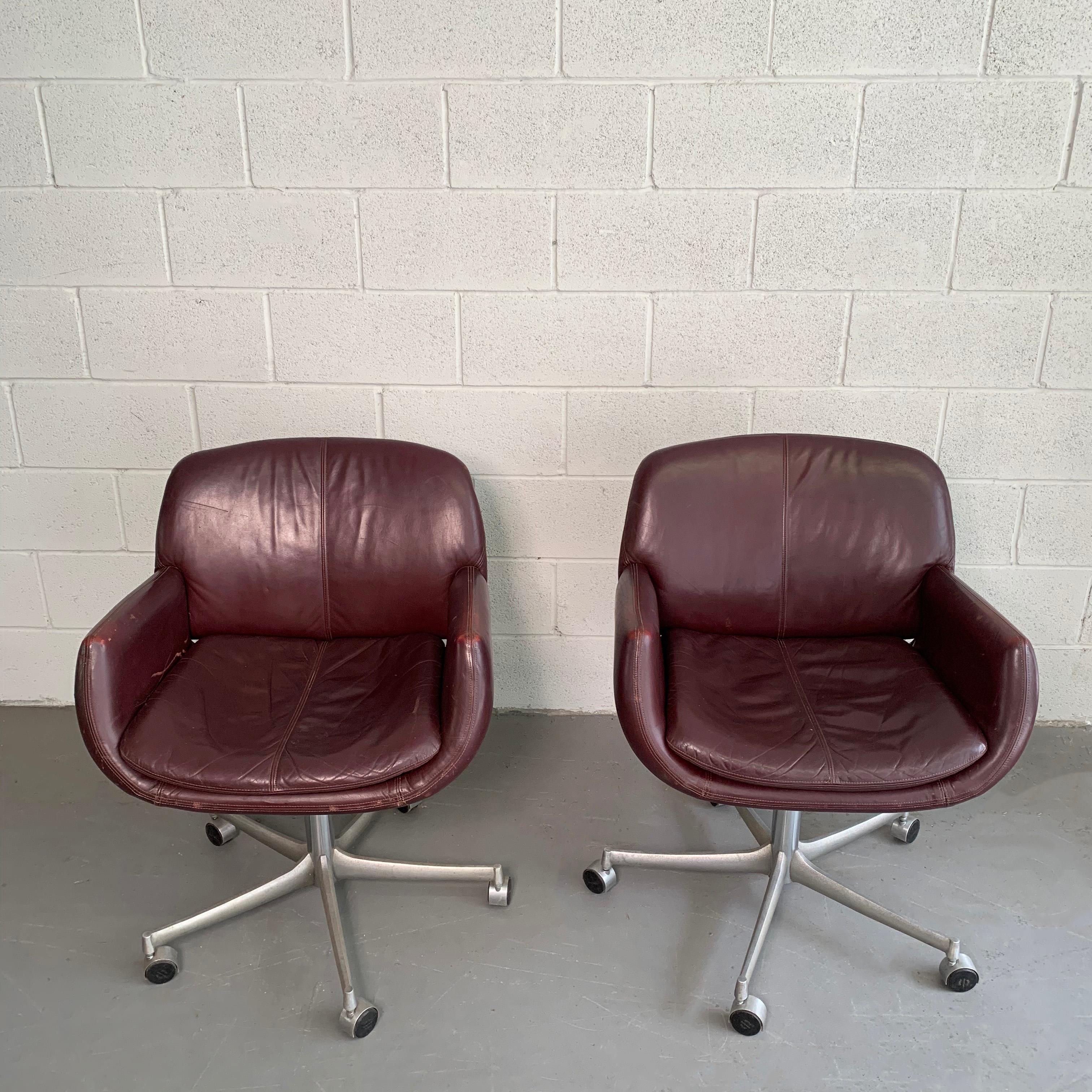 20th Century Pair of Mid-Century Modern Leather Office Swivel Armchairs
