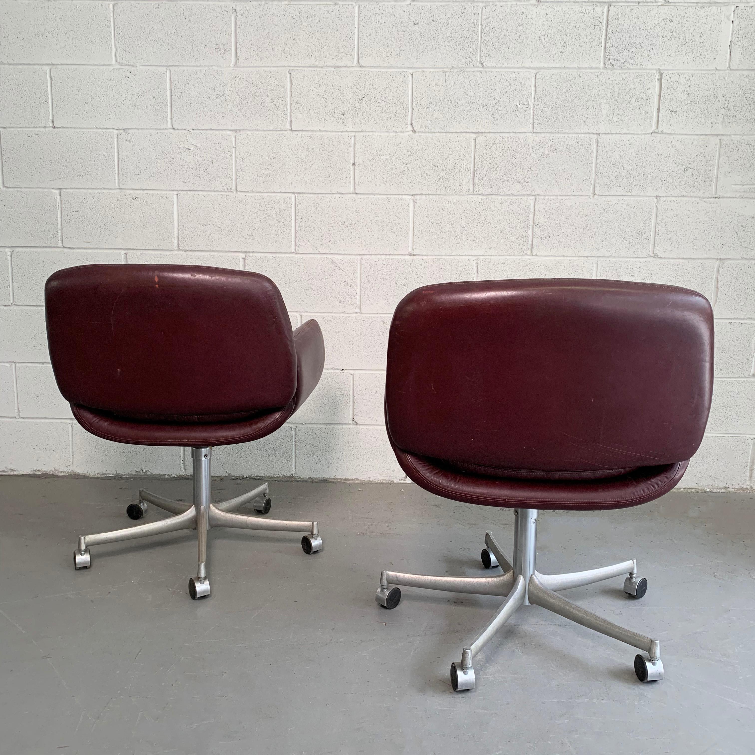 Pair of Mid-Century Modern Leather Office Swivel Armchairs 1