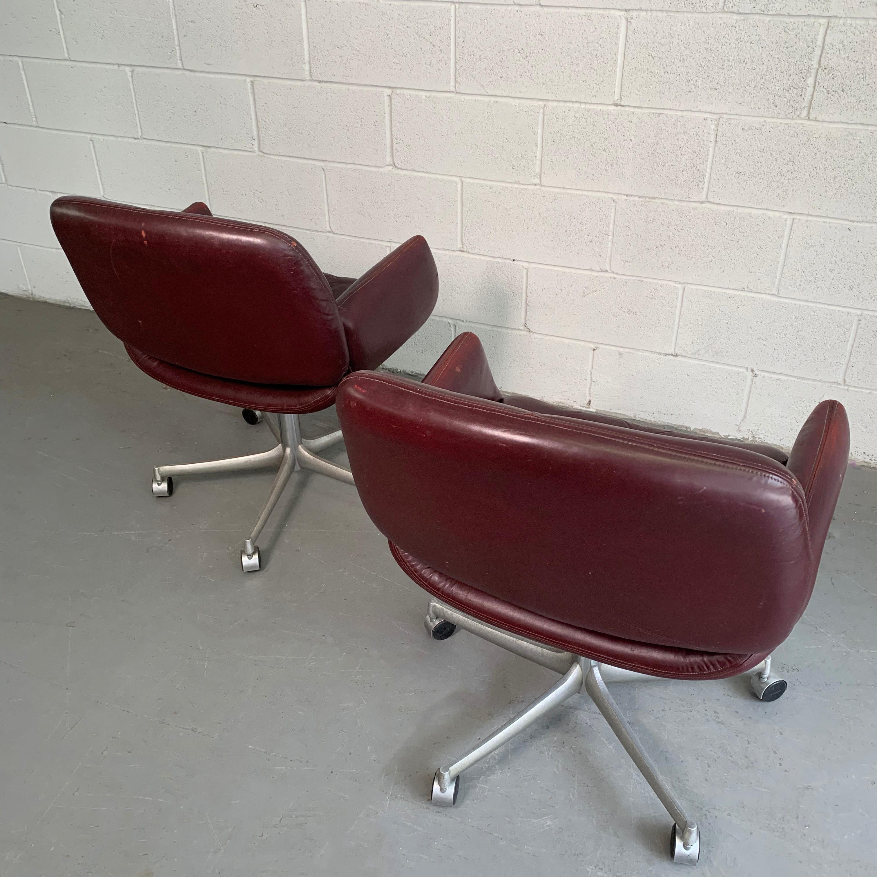 Pair of Mid-Century Modern Leather Office Swivel Armchairs 2