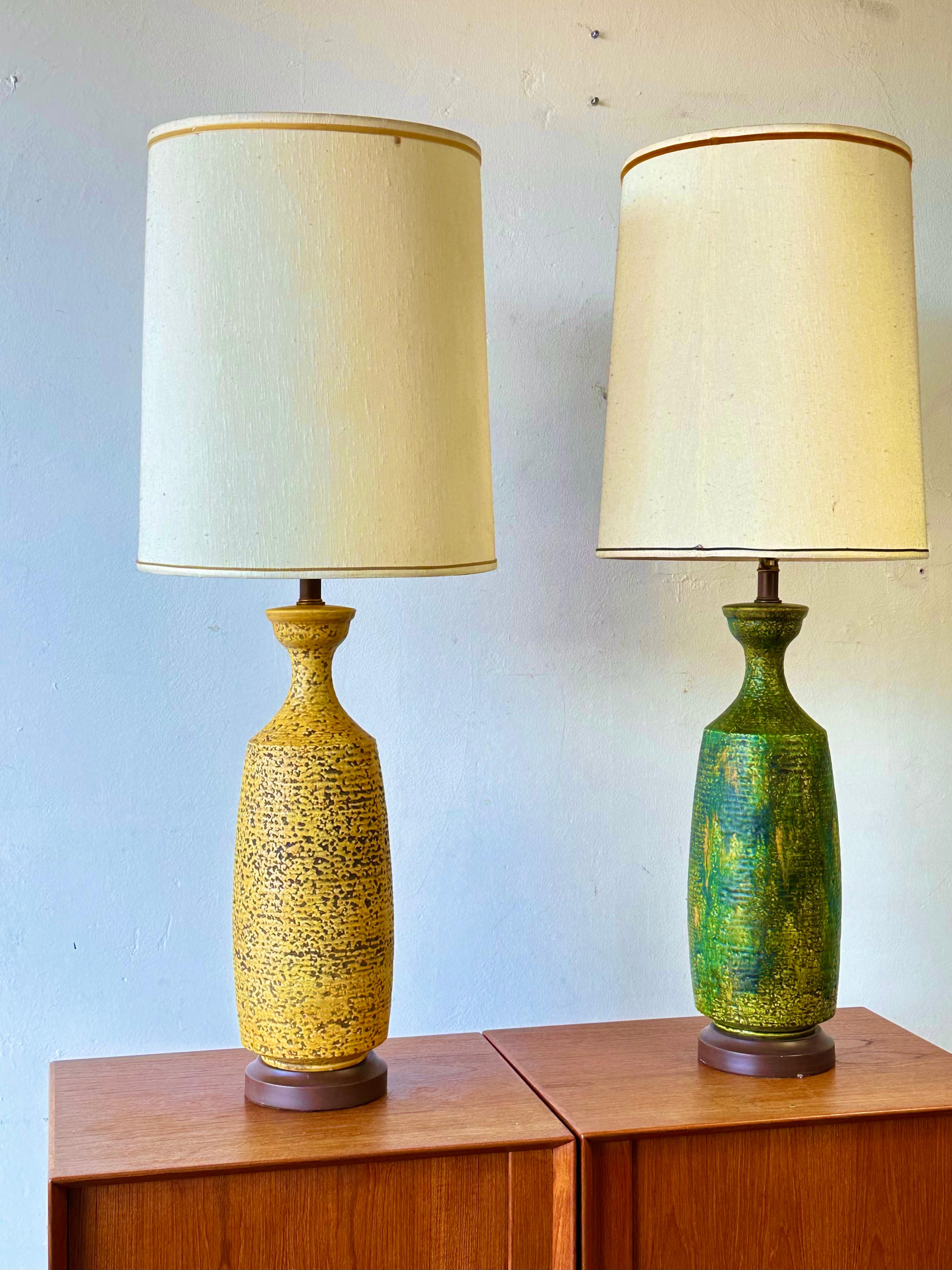 Mid-20th Century Pair of Mid-Century Modern Lemon & Lime Ceramic Table Lamps Yellow Green For Sale