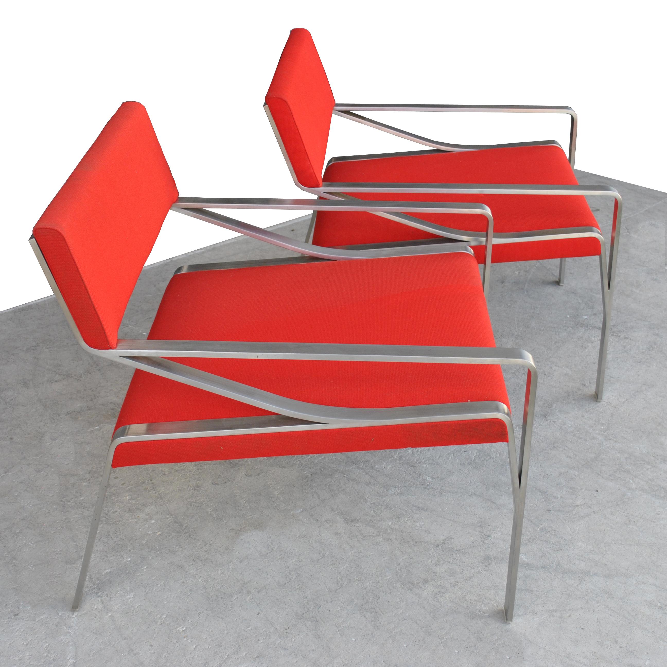 Bernhardt Furniture Co

Modern lounge chairs 

Red twill fabric with brushed stainless steel frames. 



Measures: 27