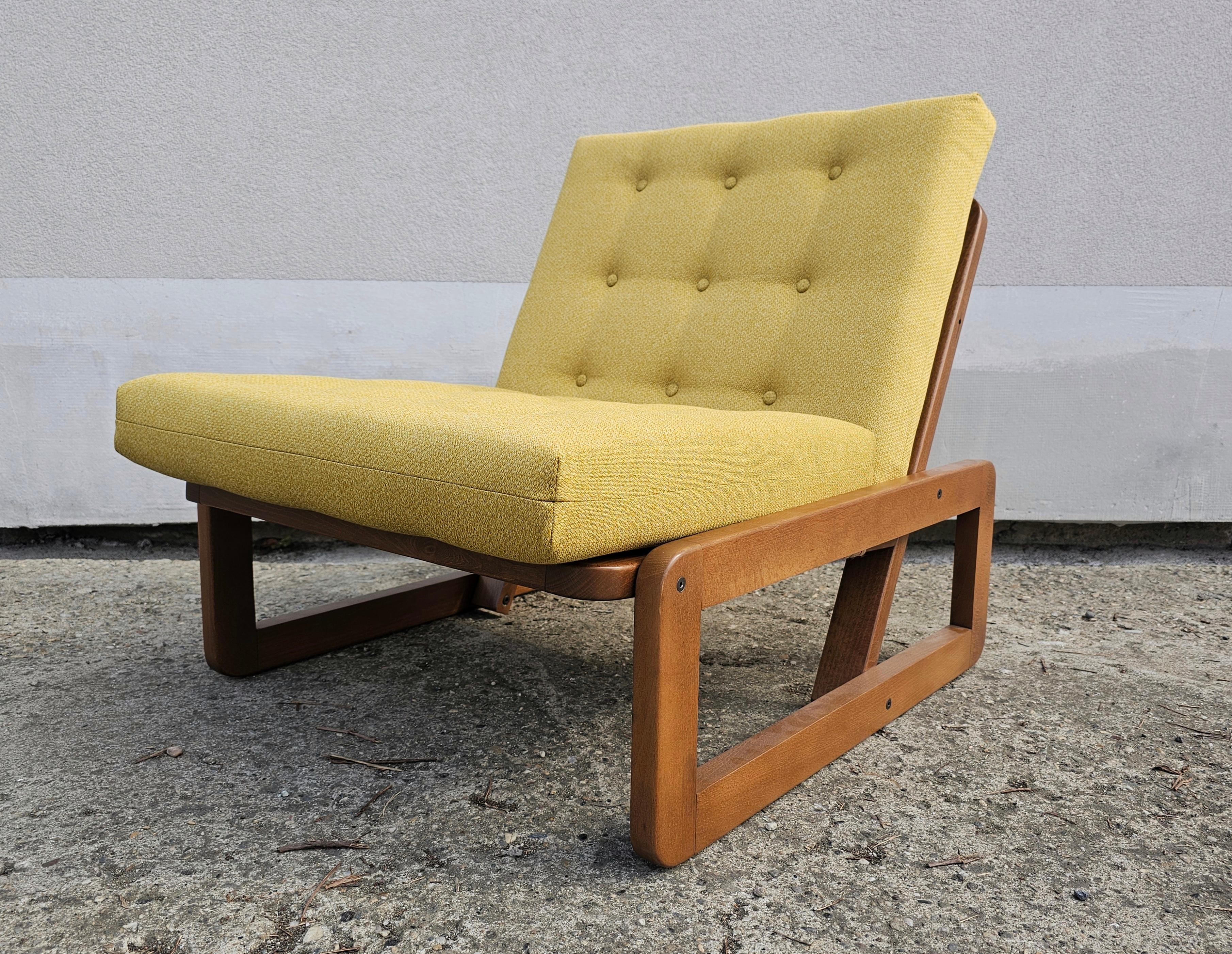 Pair of Mid Century Modern Lounge Chairs by Branko Ursic for Stol Kamnik In Excellent Condition For Sale In Beograd, RS