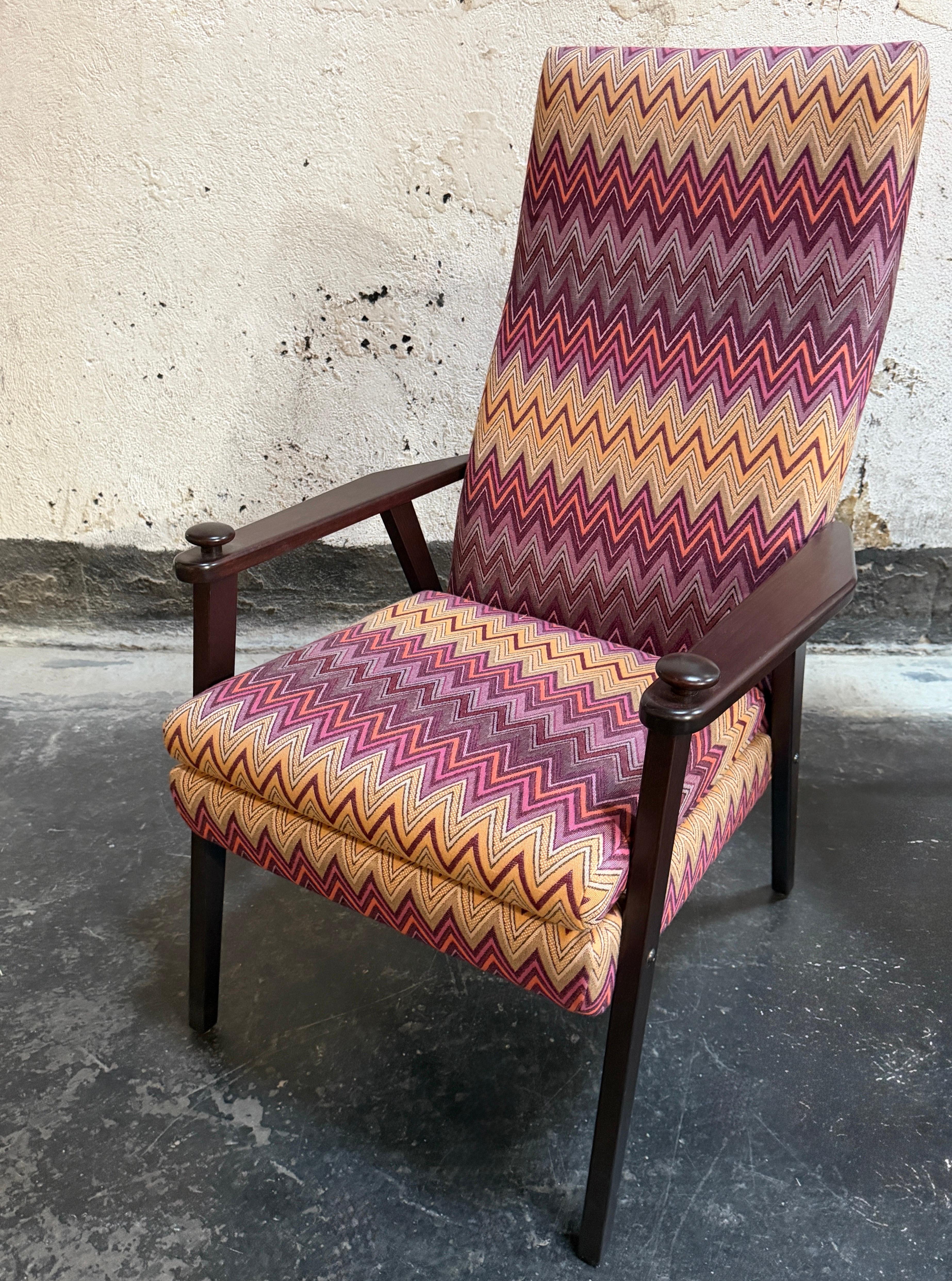 Mid-Century moderno Coppia di sedie da salotto moderne di metà secolo di Broderna Johansons - completamente restaurate in vendita