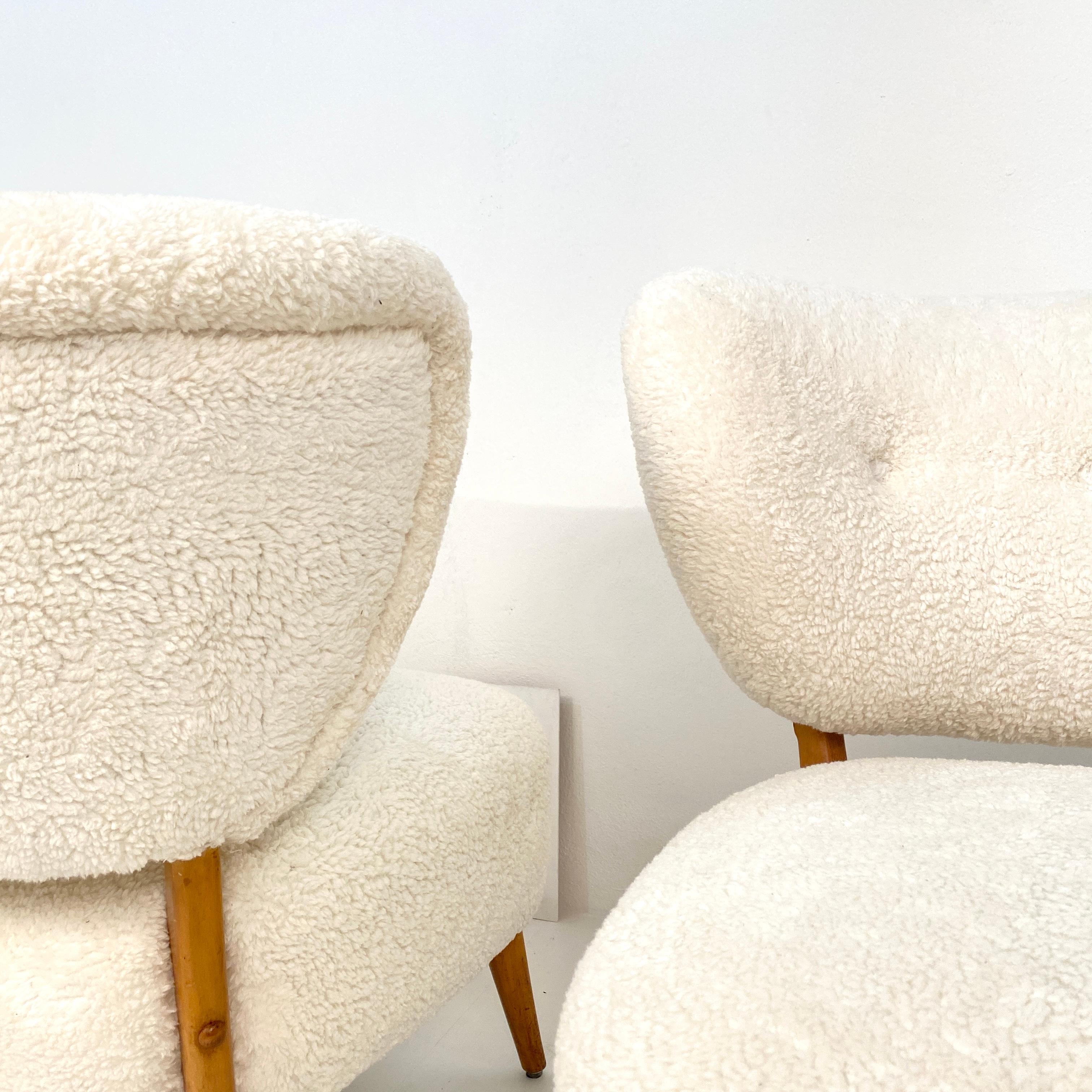 Pair of Boucle Mid-Century Lounge Chairs by Otto Schultz in Teddy Fur, 1950s 3
