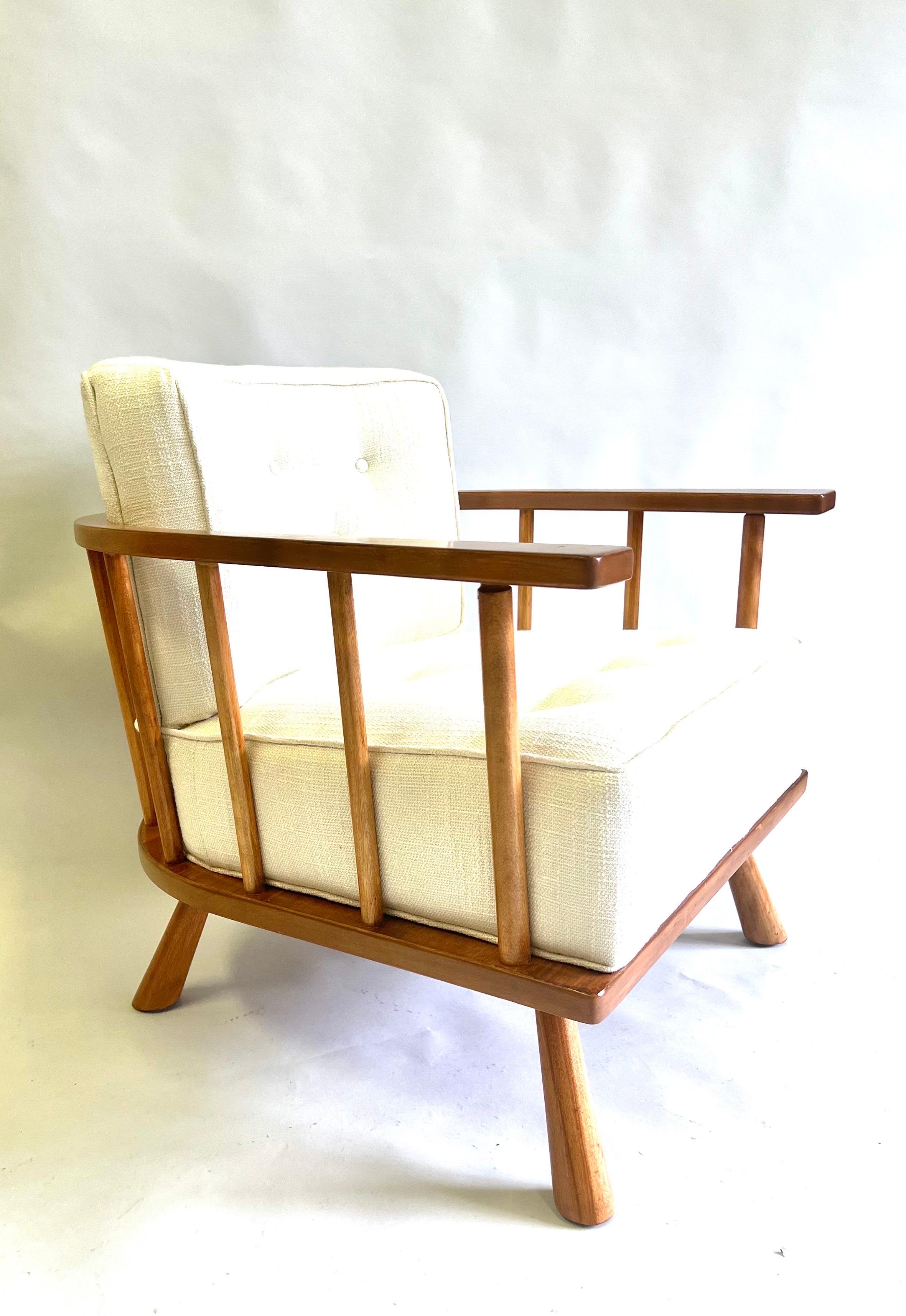 Pair of Mid-Century Modern Lounge Chairs by T.H. Robjohn-Gibbings  In Good Condition For Sale In New York, NY