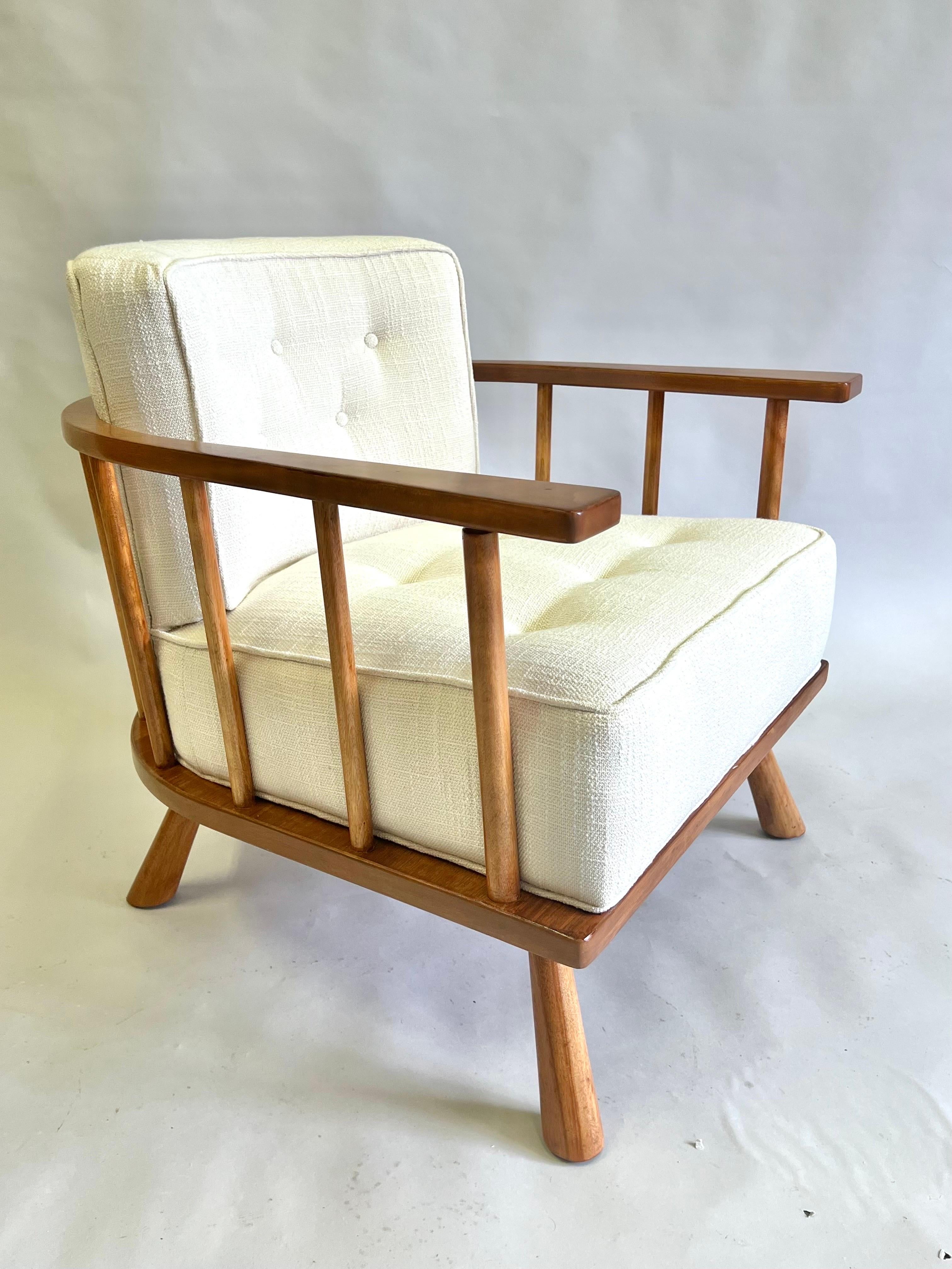 Pair of Mid-Century Modern Lounge Chairs by T.H. Robjohn-Gibbings  For Sale 1