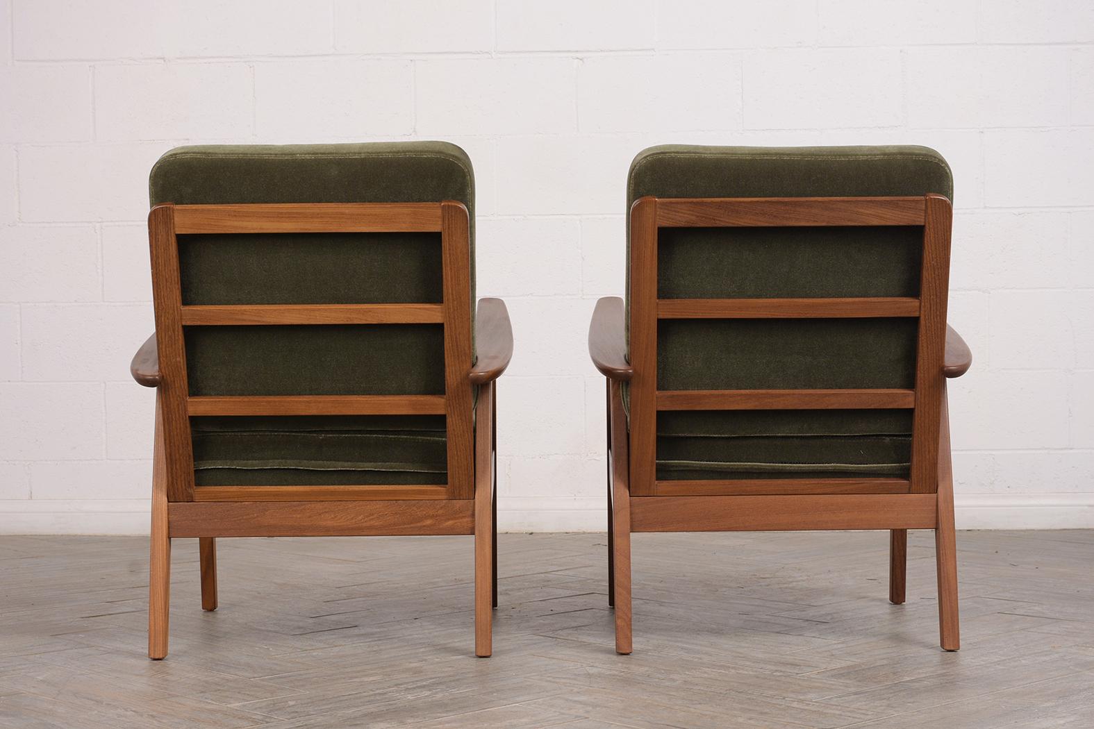 Pair of Mid-Century Modern Lounge Chairs 2
