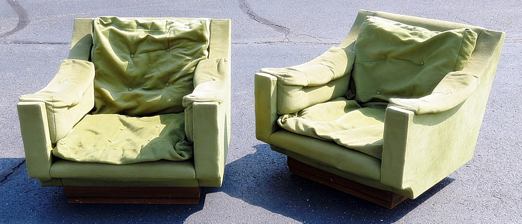 Pair of Italian Mid-Century Modern lounge chairs.