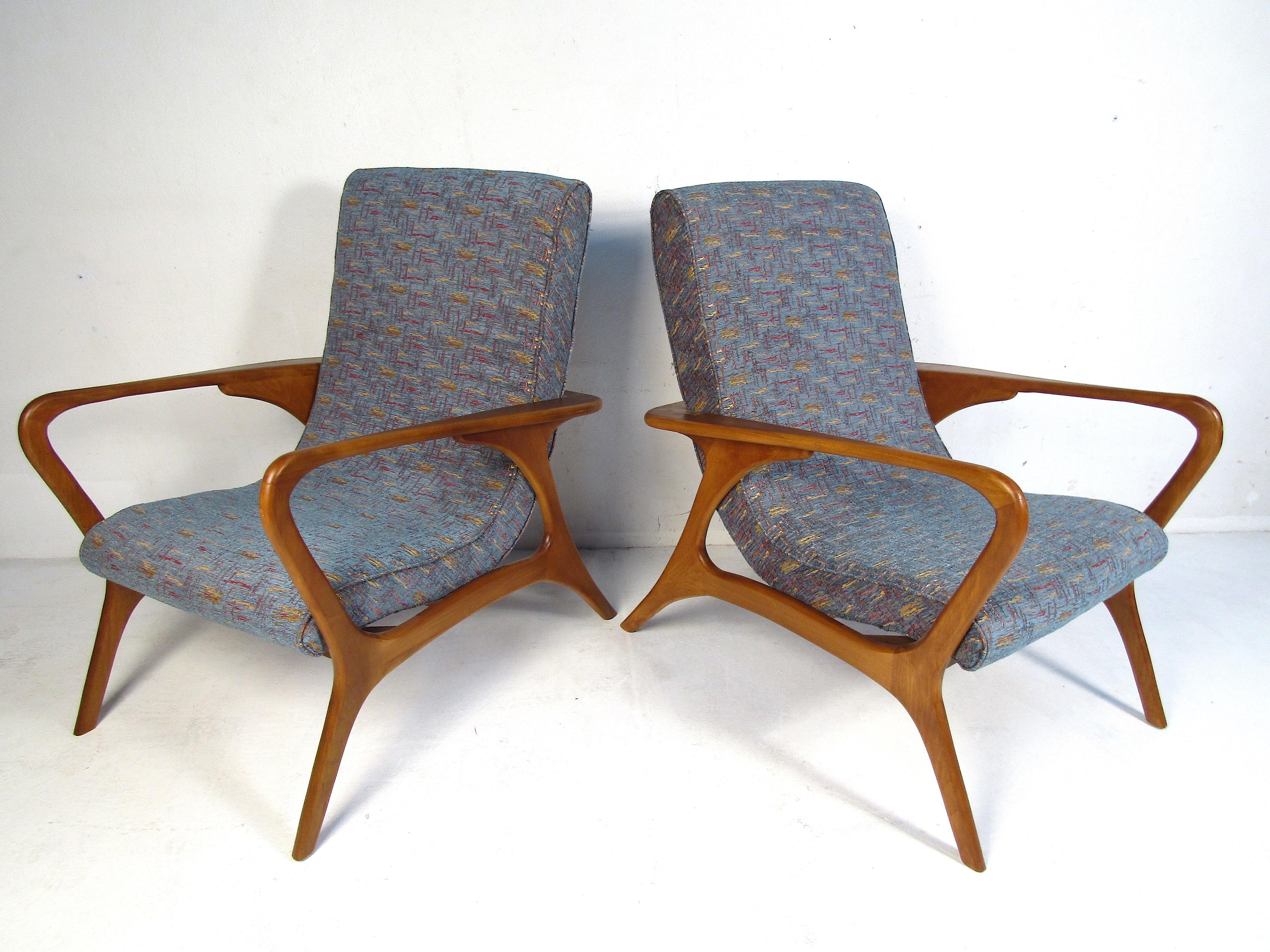 Unknown Pair of Mid-Century Modern Lounge Chairs