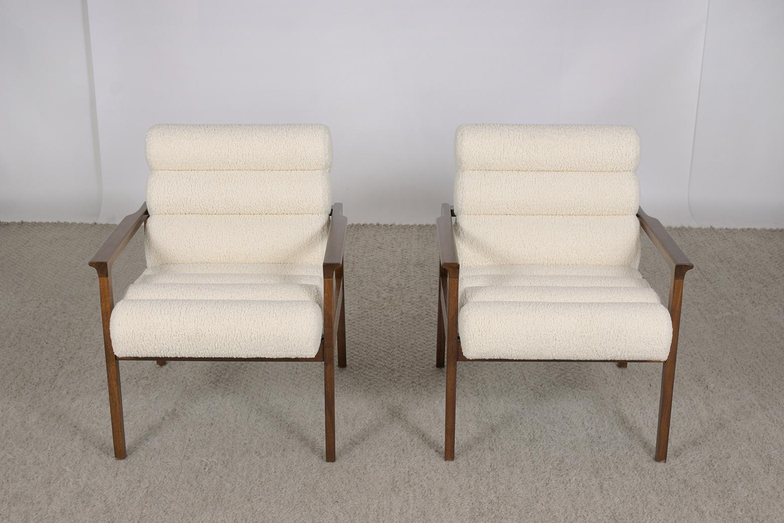 American Vintage 1960s Pair of Mid-Century Modern Lounge Chairs