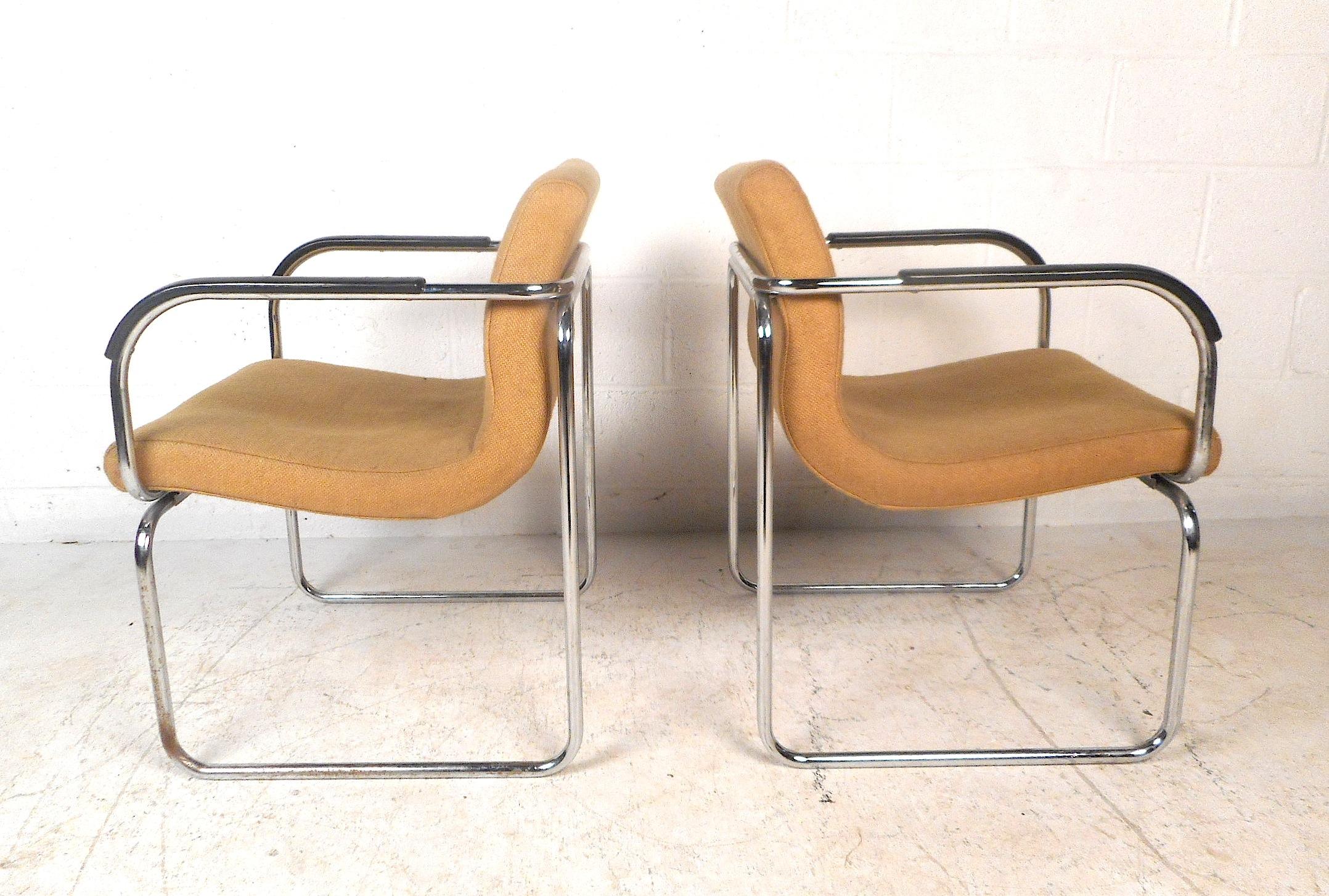 Pair of Mid-Century Modern Lounge Chairs In Good Condition In Brooklyn, NY