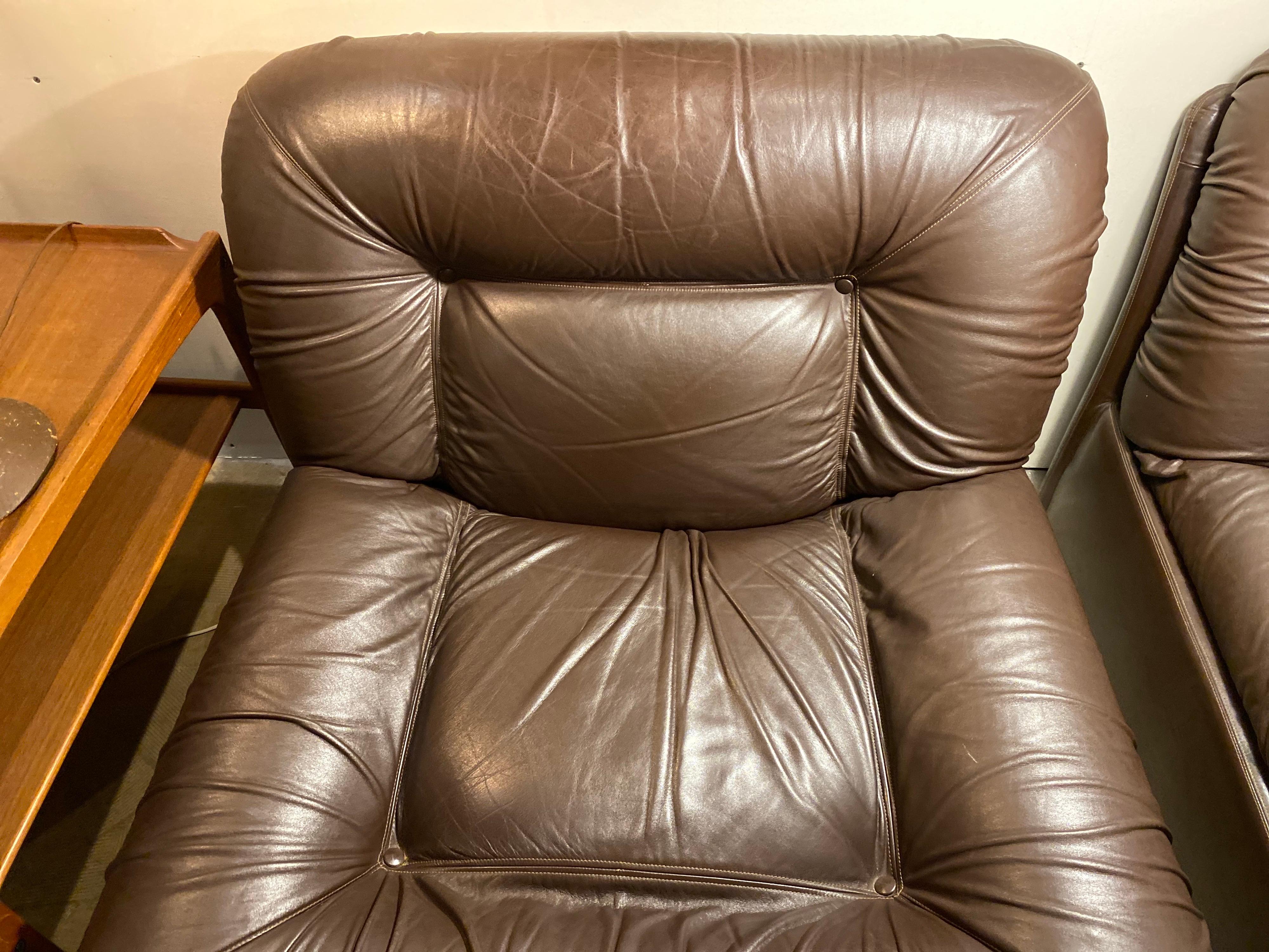 20th Century Pair of Mid-Century Modern Lounge Chairs
