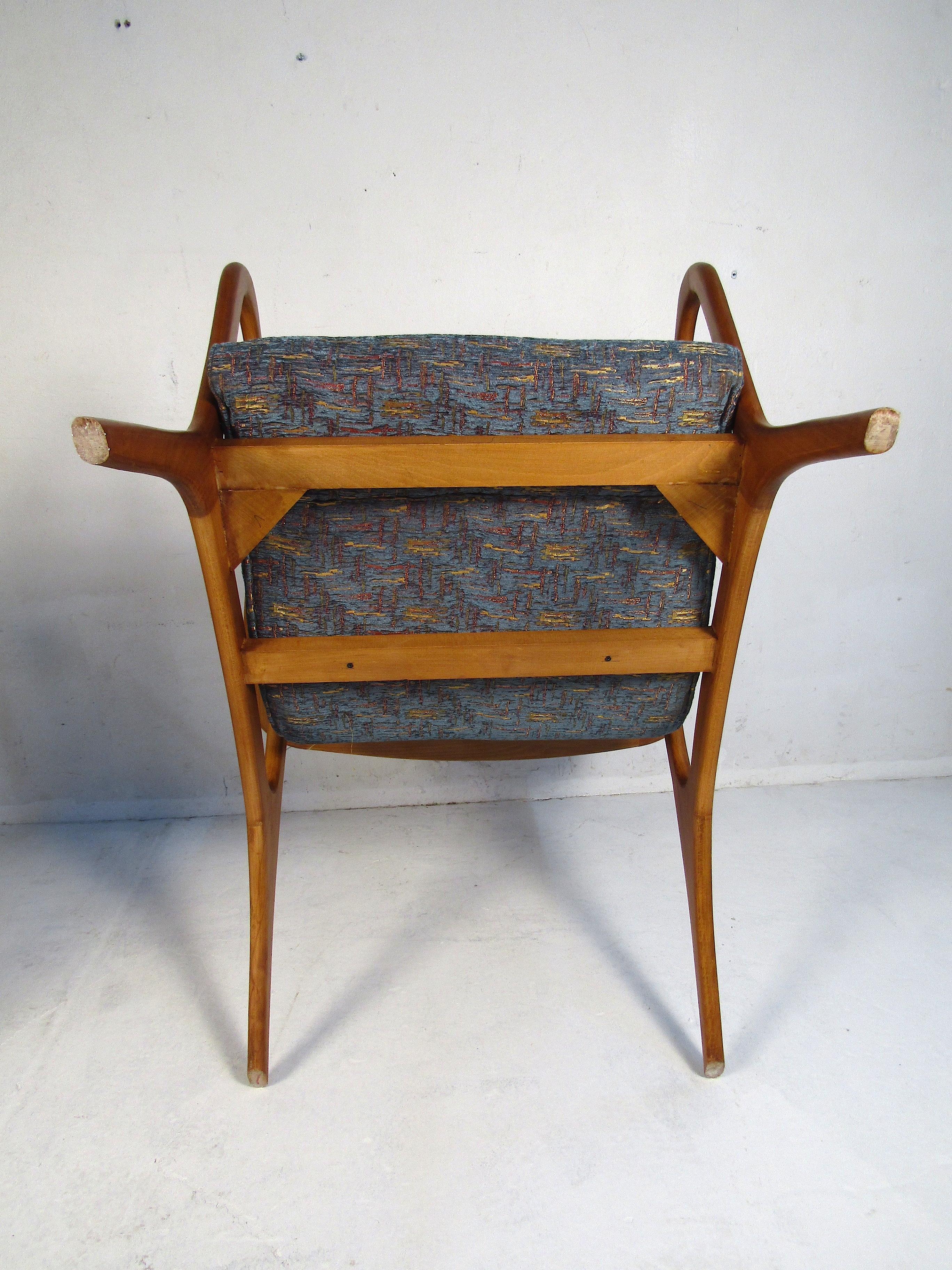 Pair of Mid-Century Modern Lounge Chairs 2