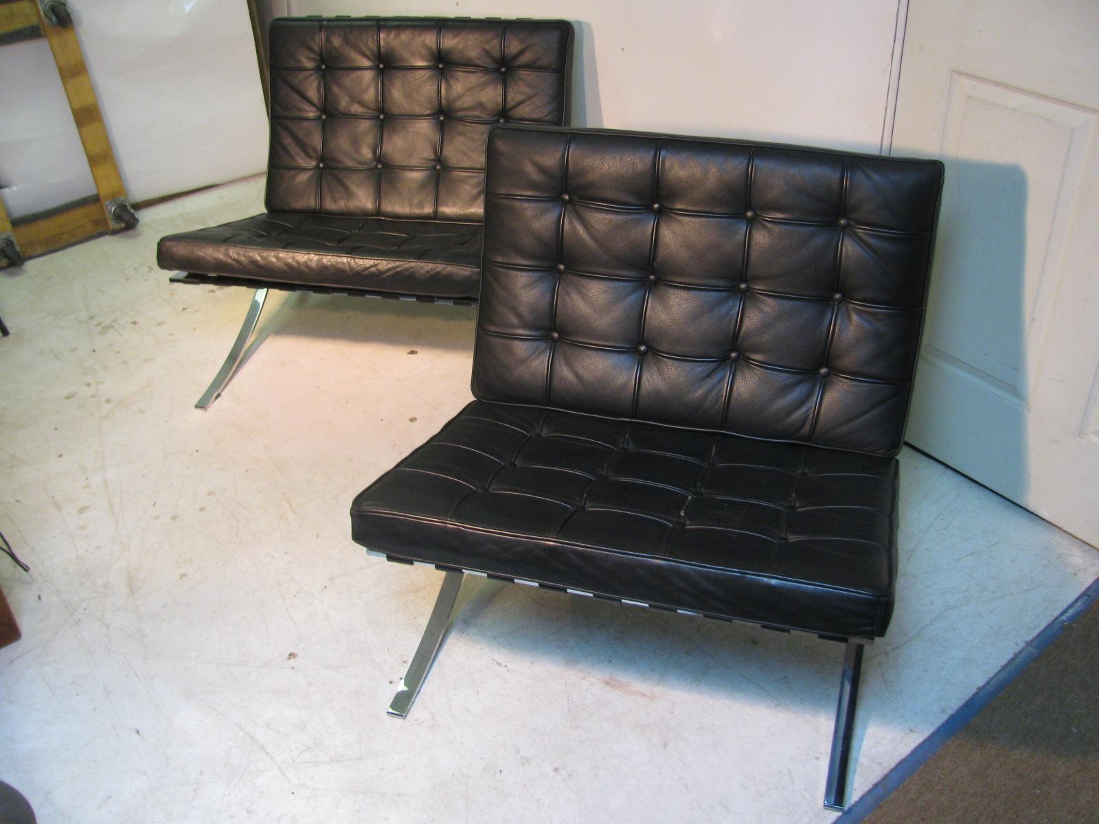 Polished Pair of Mid-Century Modern Ludwig Mies van der Rohe Barcelona Chairs by Knoll