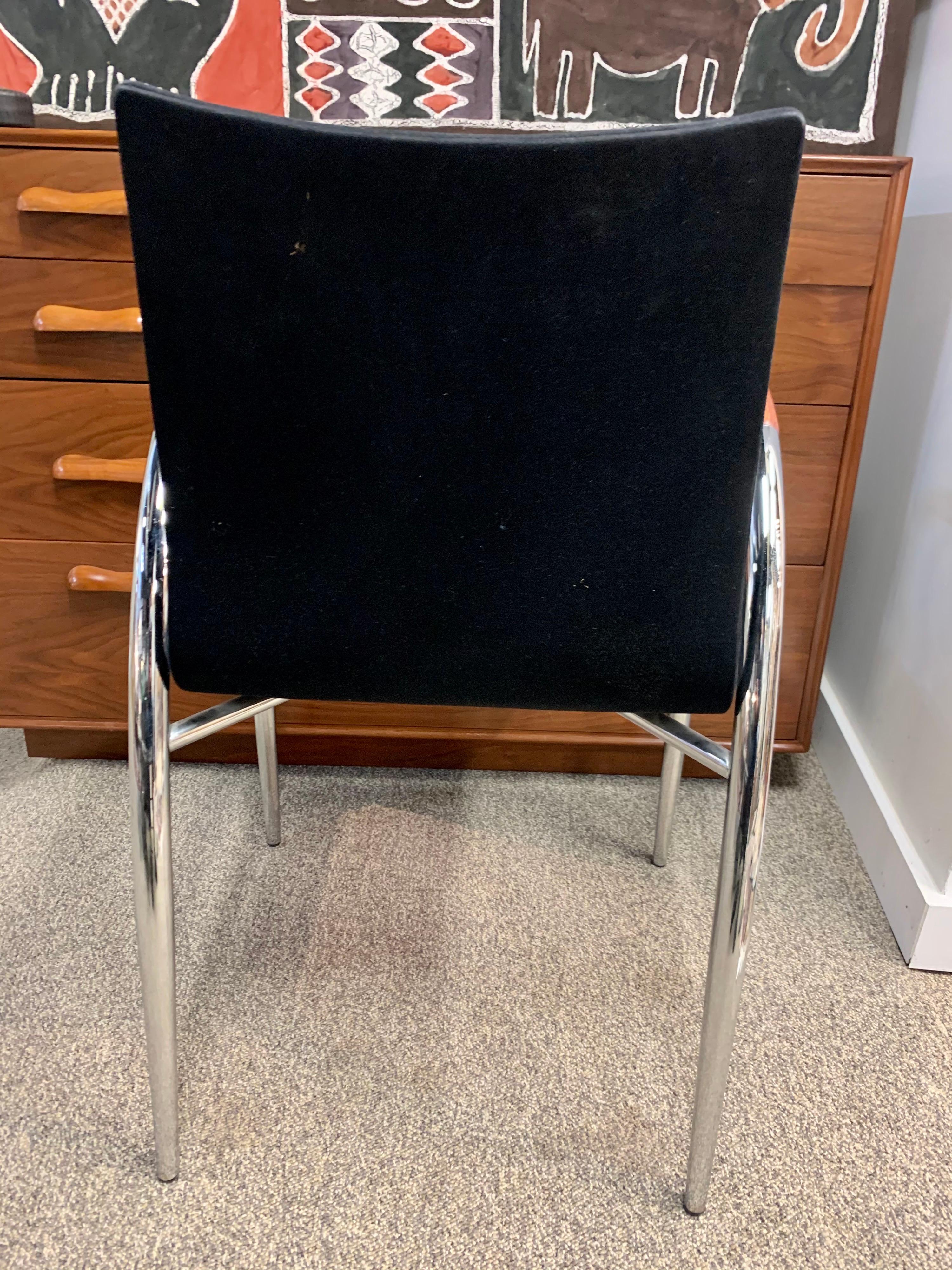 Pair of Mid-Century Modern Made in Italy Dining Chairs In Good Condition In West Hartford, CT