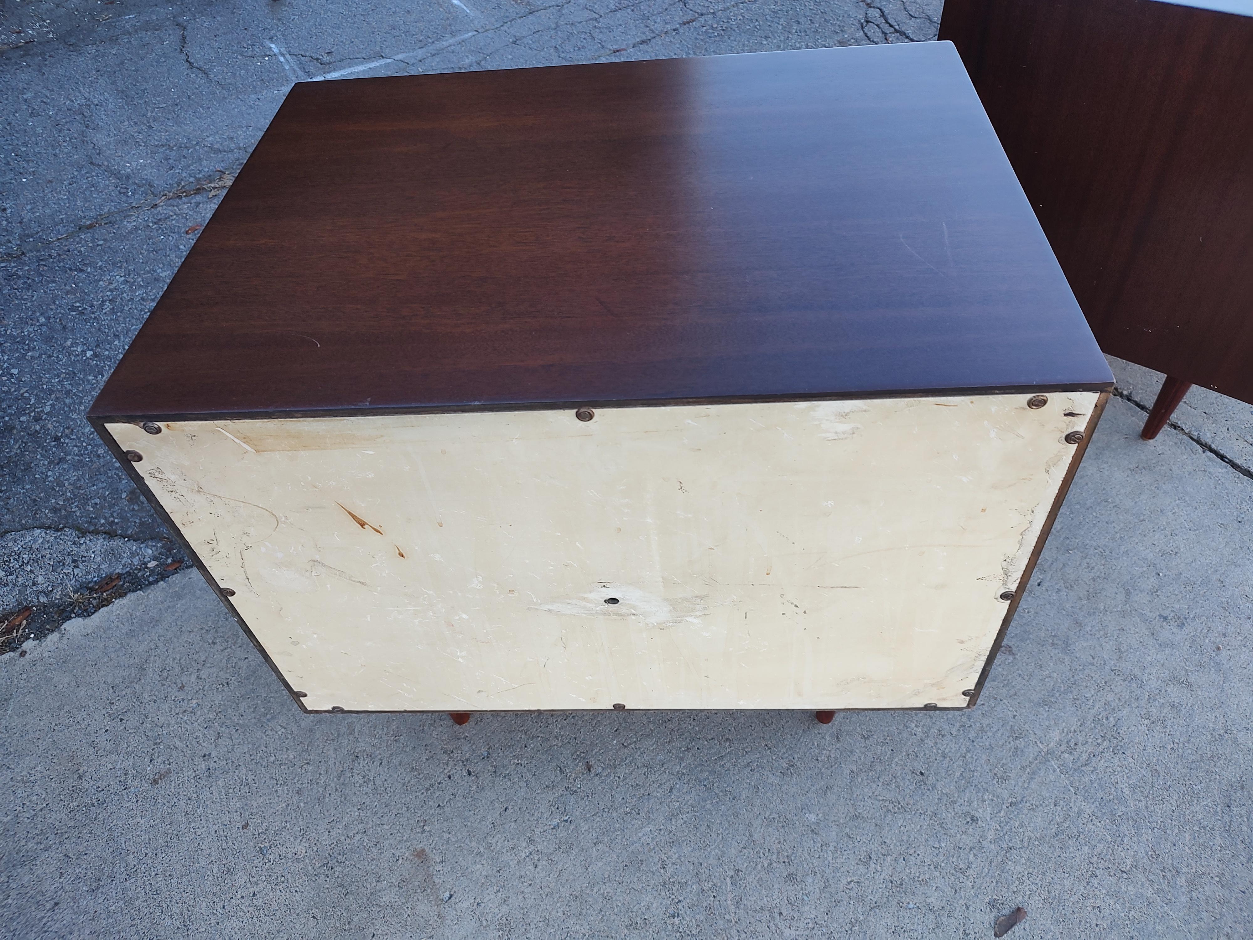 Pair of Mid Century Modern Mahogany Night Stands by Harvey Probber C1965 For Sale 1