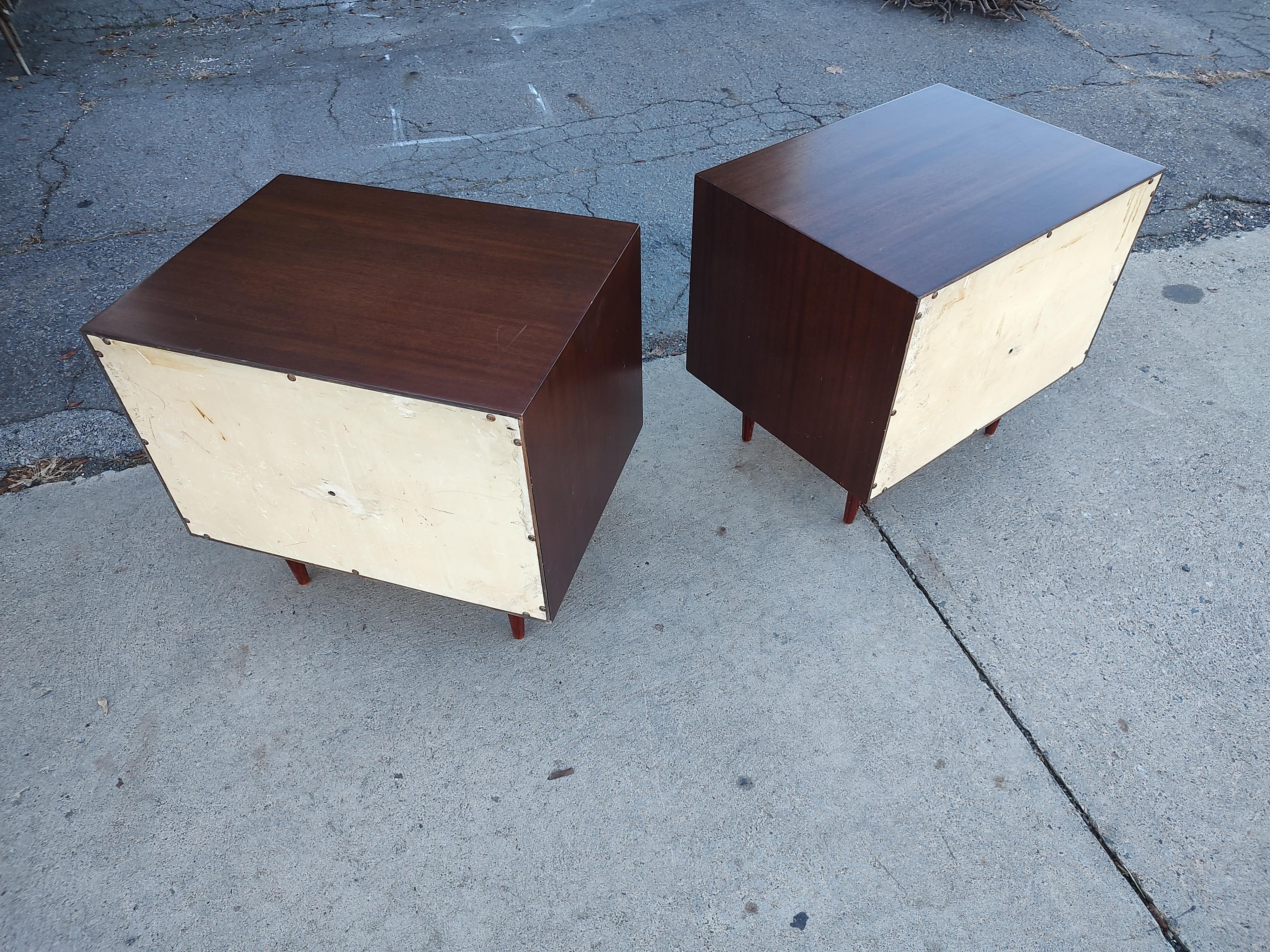 Pair of Mid Century Modern Mahogany Night Stands by Harvey Probber C1965 For Sale 2