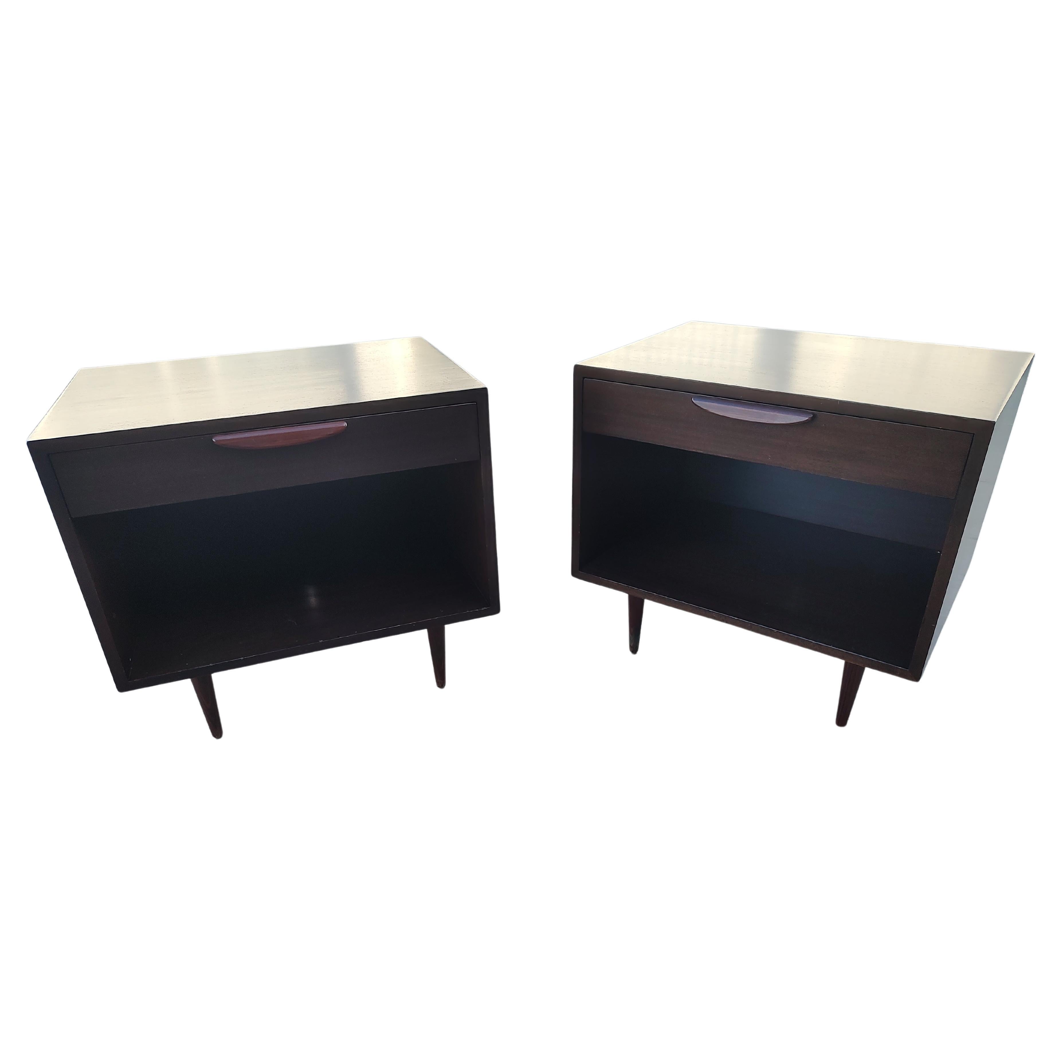 Mid-Century Modern Pair of Mid Century Modern Mahogany Night Stands by Harvey Probber C1965 For Sale