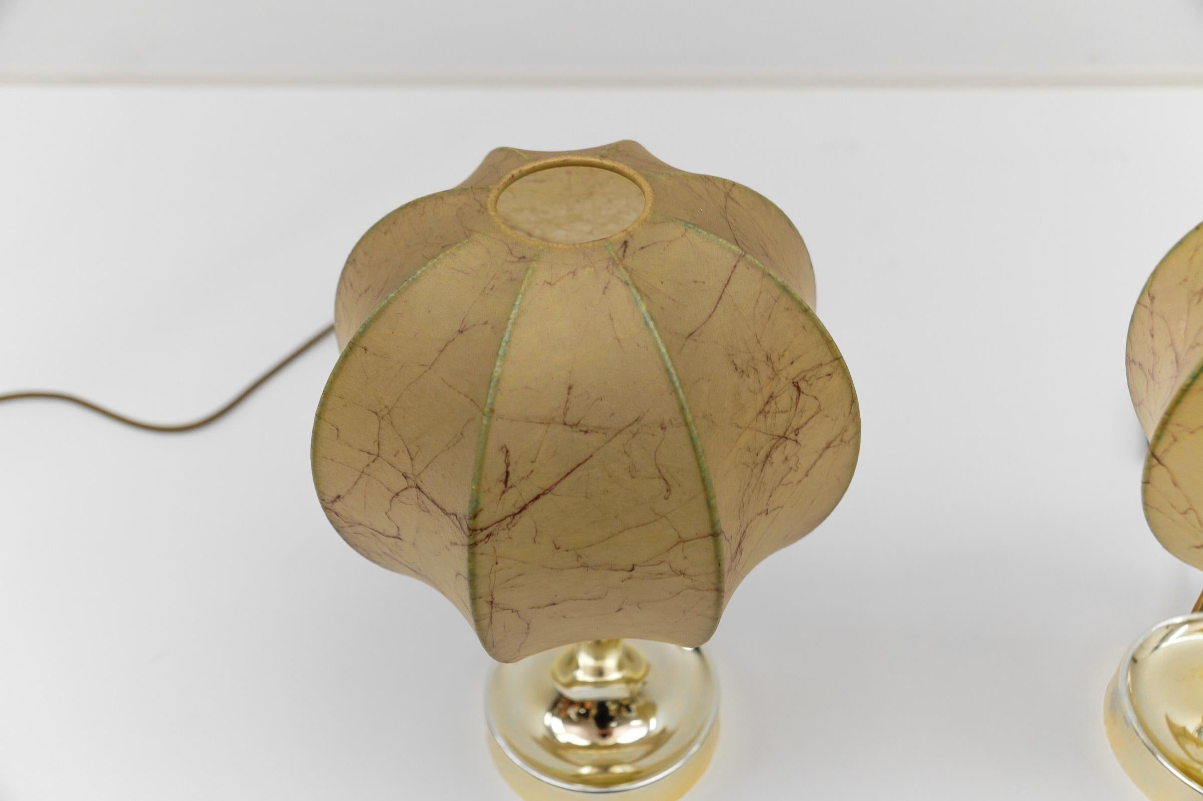 Paire de lampes de table tulipe cocon marbrée The MODERNITY, Goldkant, années 1950 en vente 5