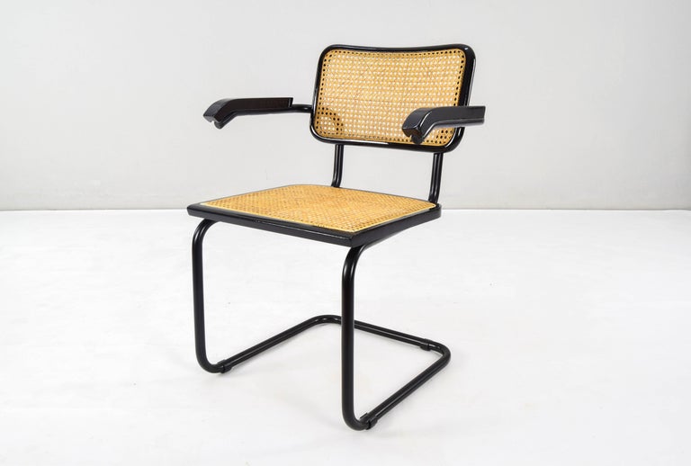 Pair of Mid-Century Modern Marcel Breuer Black B64 Cesca Chairs, Italy, 1970 In Good Condition For Sale In Escalona, Toledo