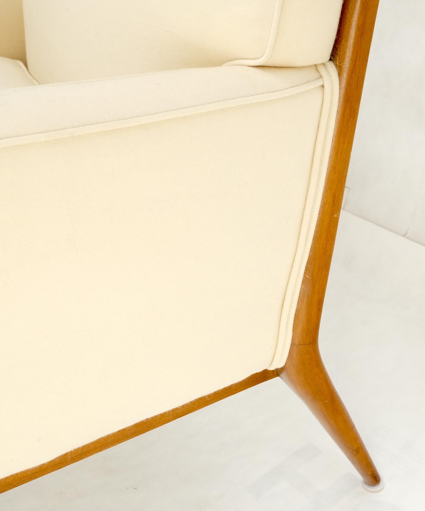 Ein Paar moderne McCobb-Stühle aus der Mitte des Jahrhunderts, neu gepolstert mit cremefarbener Schurwolle im Angebot 4