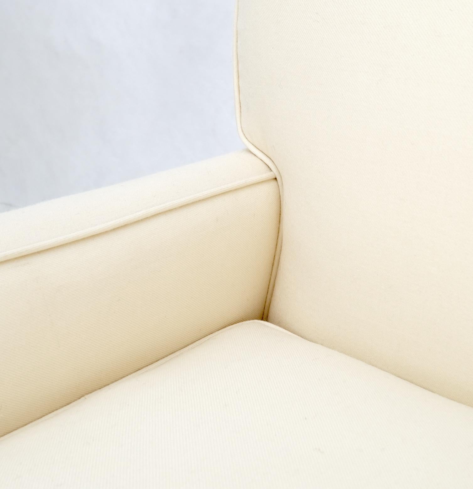 Paire de chaises McCobb modernes du milieu du siècle dernier, nouvellement tapissées en laine vierge crème en vente 1
