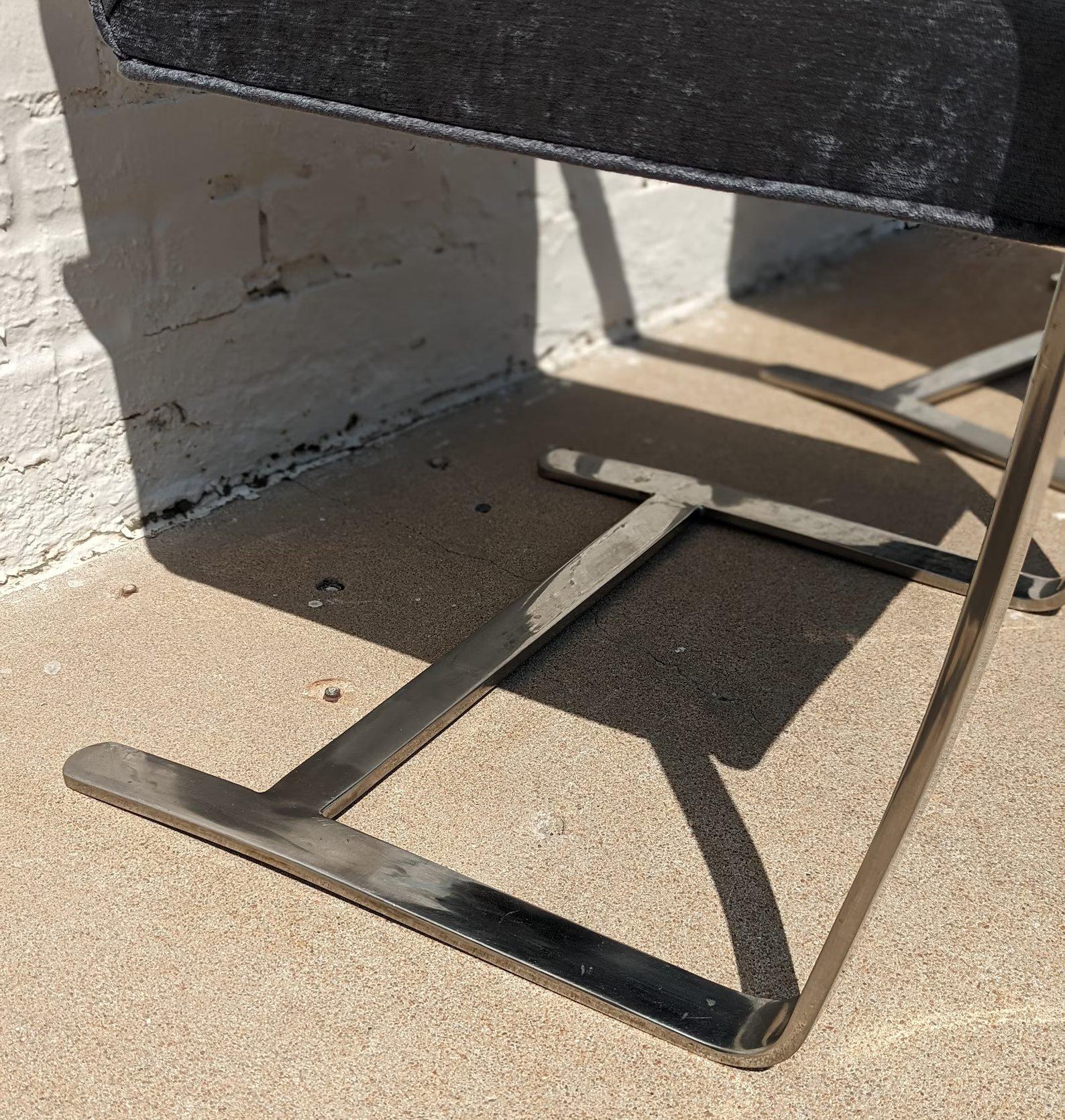 Mid-Century Modern Pair of Mid Century Modern Mies Van Der Rohe Flatbar Chairs For Sale